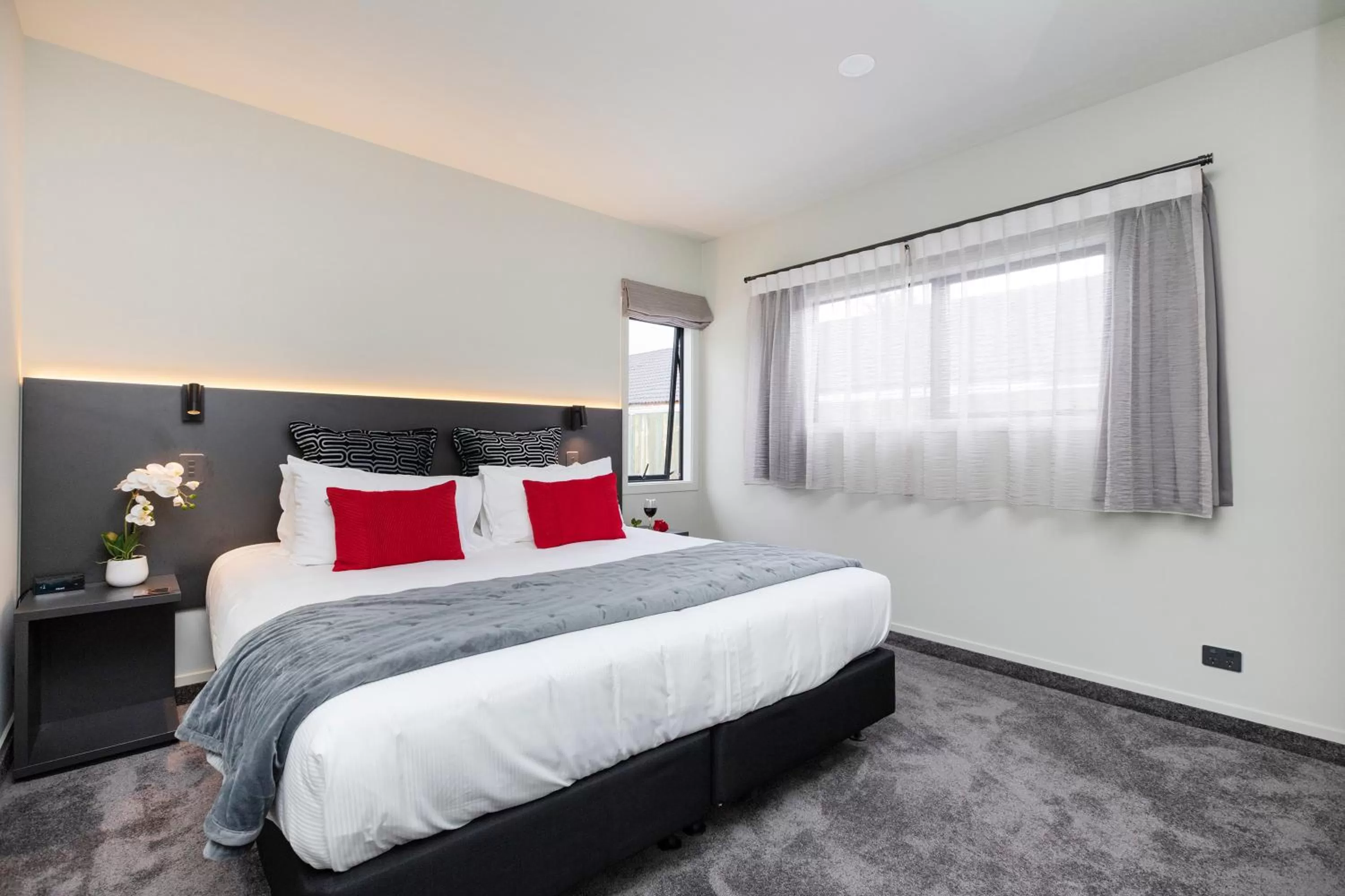 Bedroom, Bed in Kings On Peace