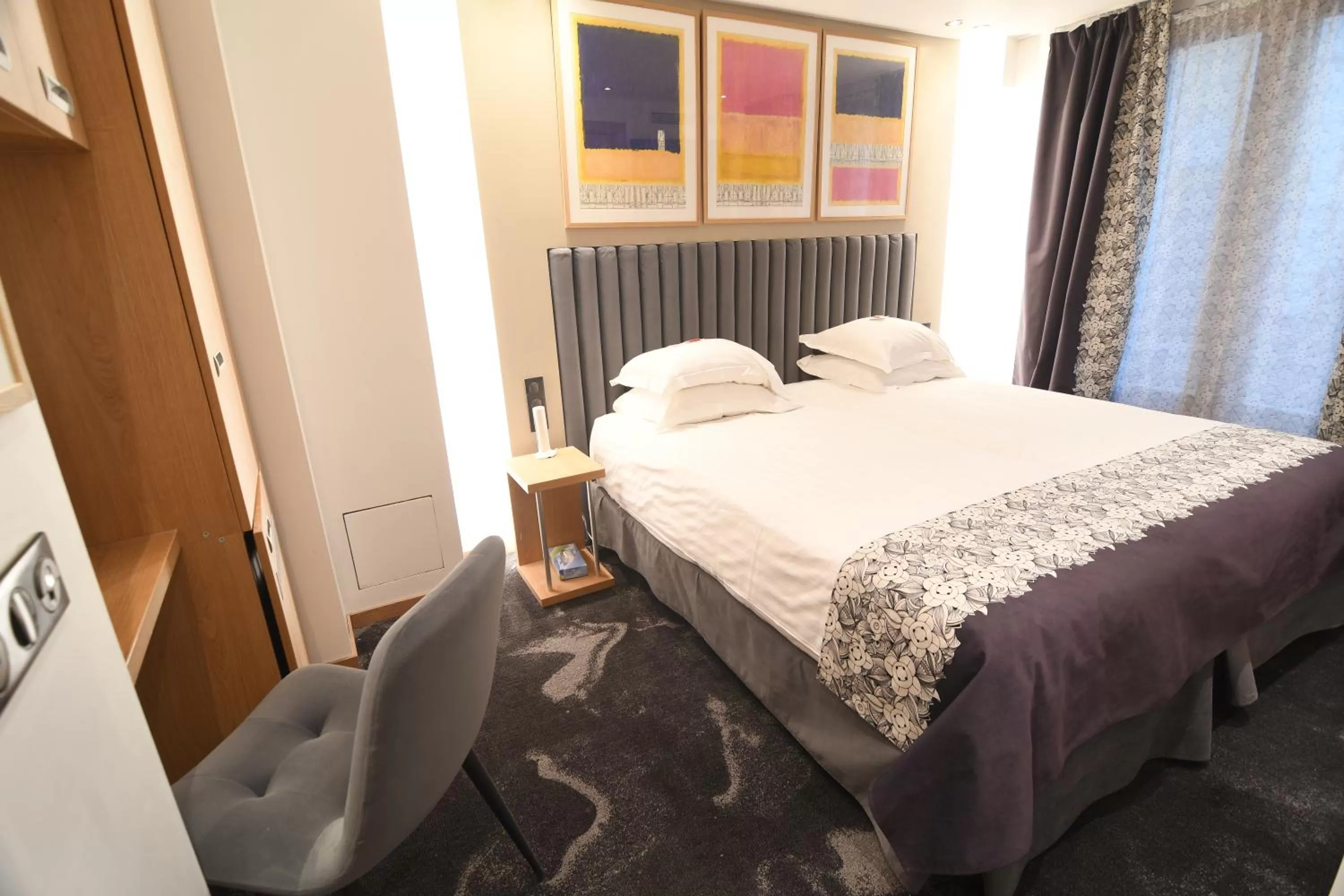 Decorative detail, Bed in Hotel Aida Opera