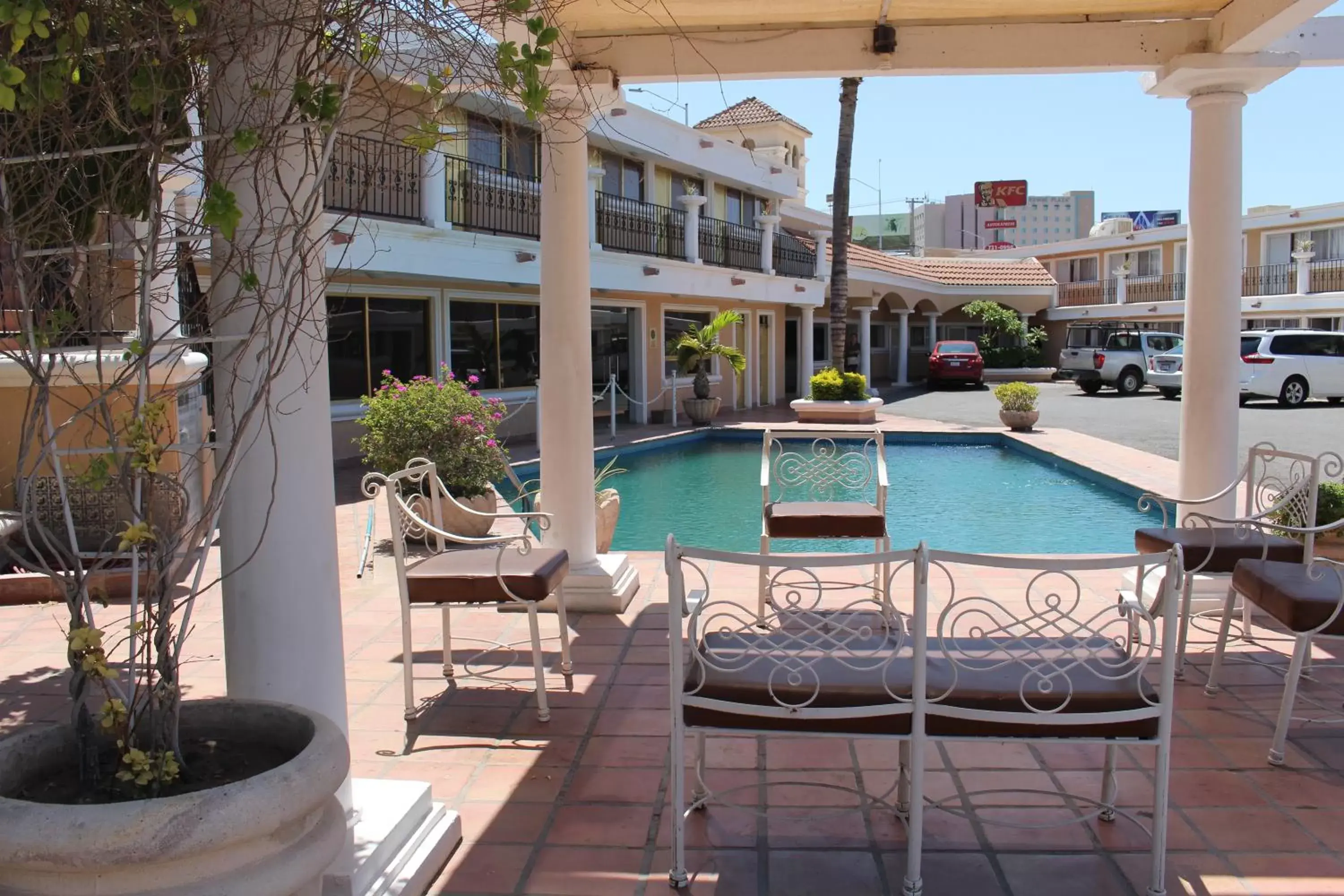 Swimming Pool in Hotel La Villa