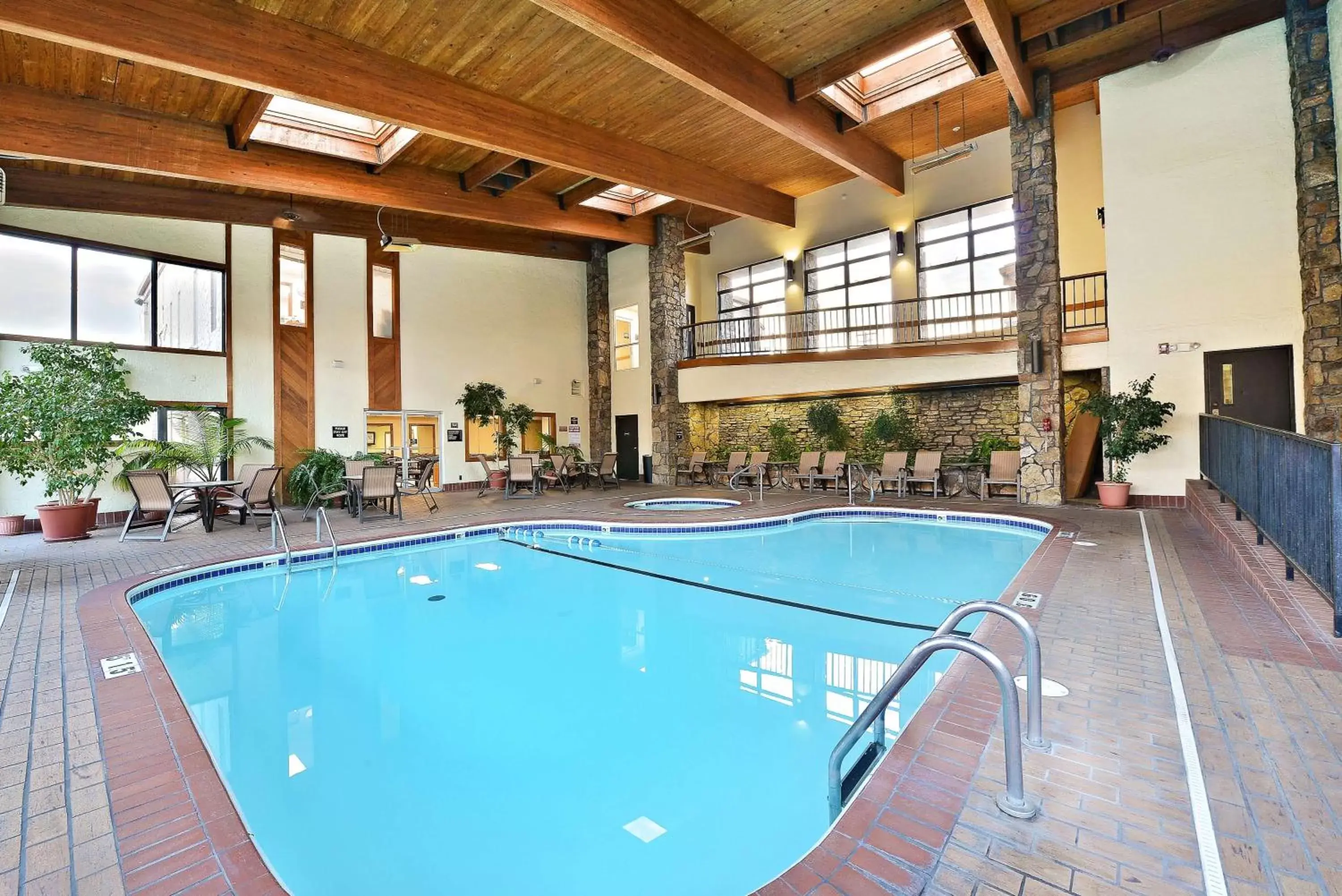 On site, Swimming Pool in Best Western Center Pointe Inn