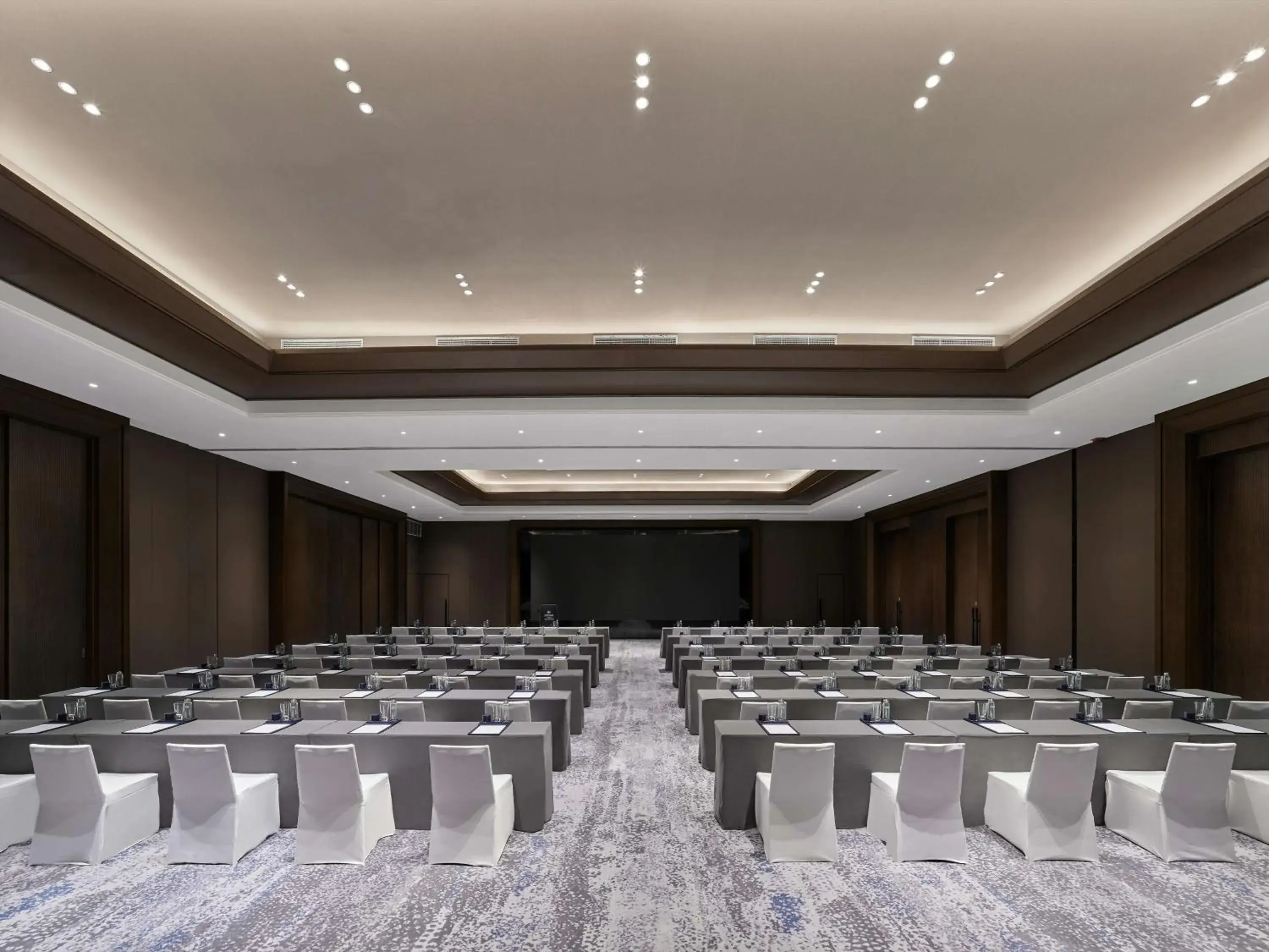 Meeting/conference room in Hilton Shanghai Songjiang Guangfulin