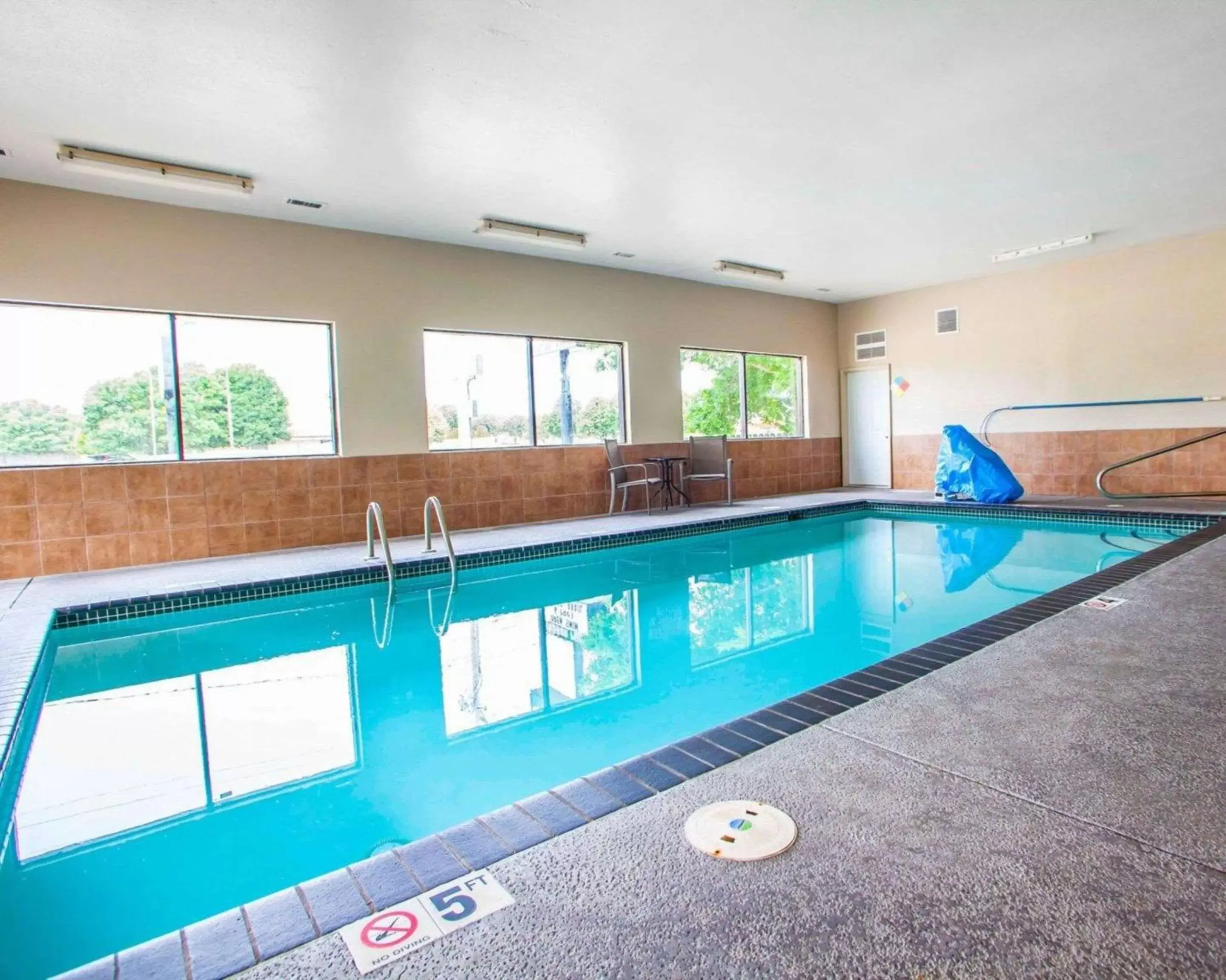 On site, Swimming Pool in Quality Inn & Suites Ankeny-Des Moines