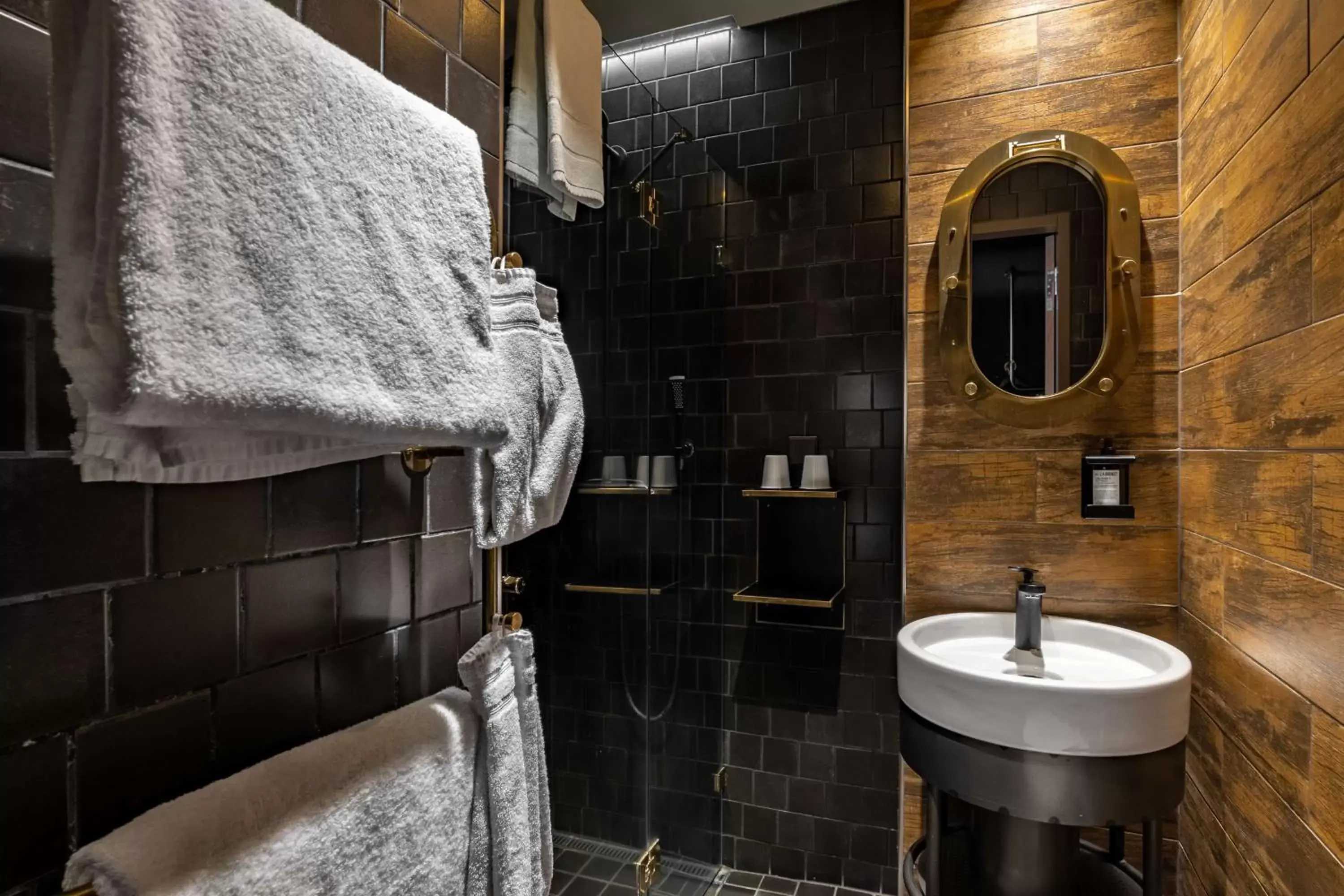 Bathroom in Stora Hotellet; BW Premier Collection