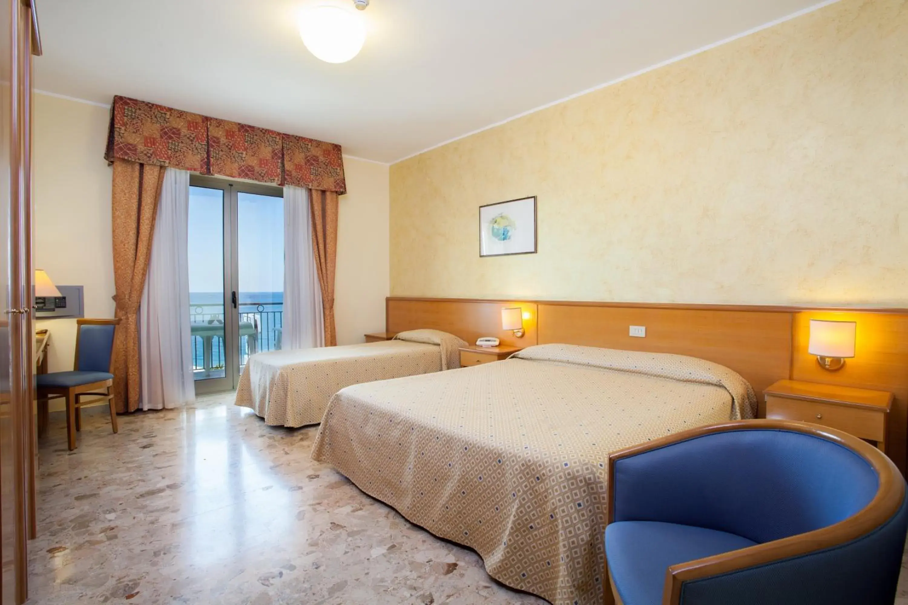 Triple Room with Sea View in Hotel La Tonnara