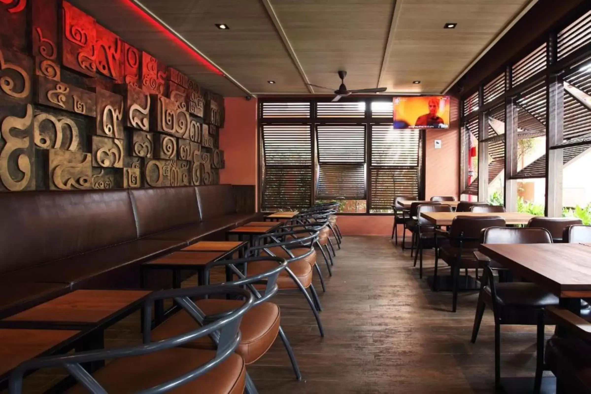 Property building in Rambuttri Village Plaza Property building in Rambuttri Village Plaza