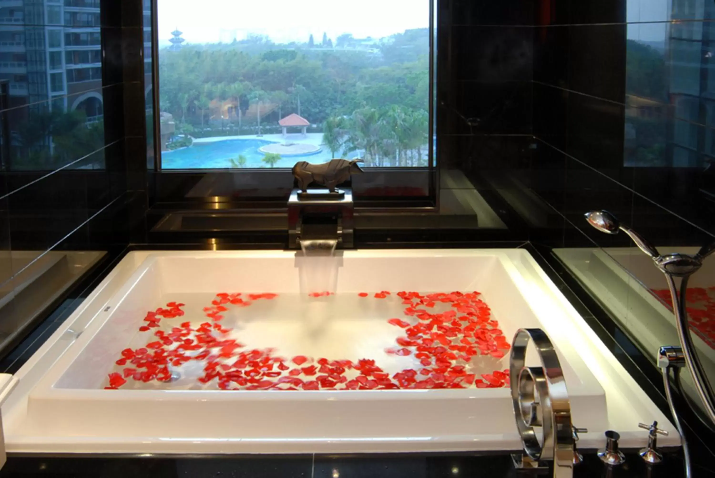 Bathroom in InterContinental Shenzhen, an IHG Hotel