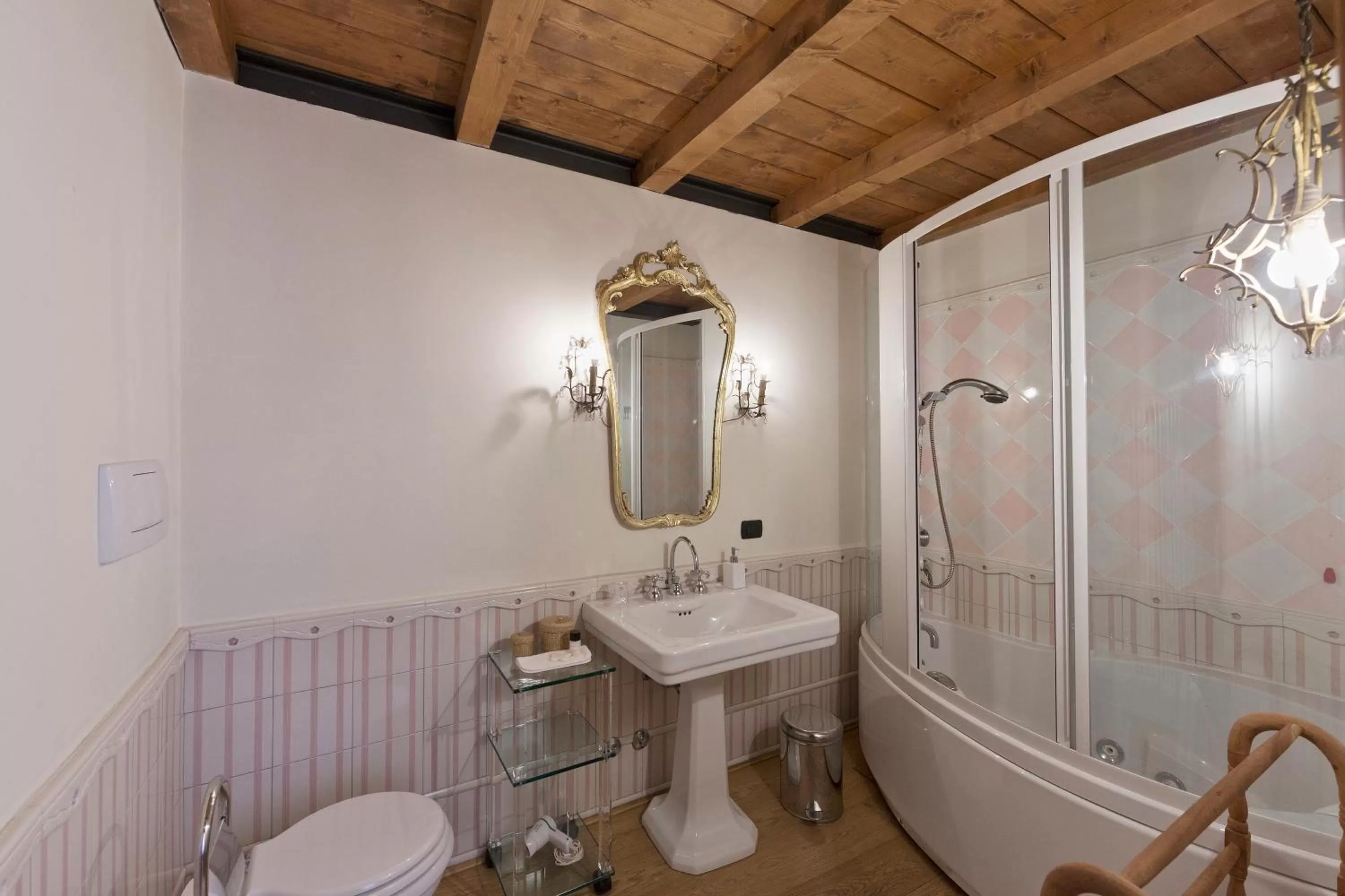 Hotel Locanda Dei Mai Intees