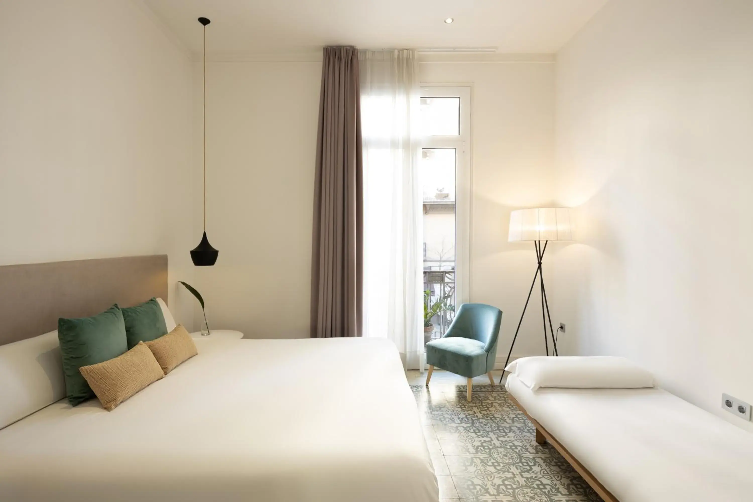 Photo of the whole room, Bed in Forget Me Not Barcelona