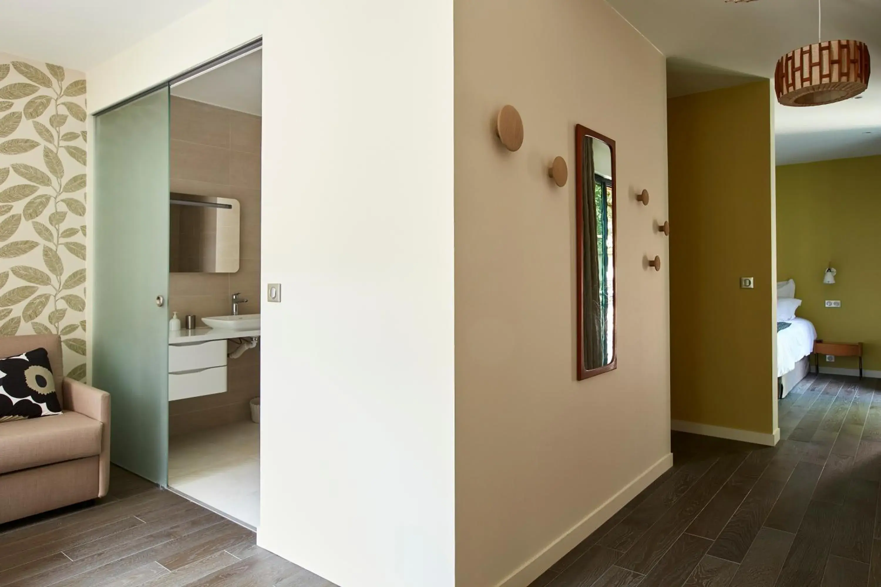 Photo of the whole room, Bed in Eden Lodge Paris Photo of the whole room, Bed in Eden Lodge Paris