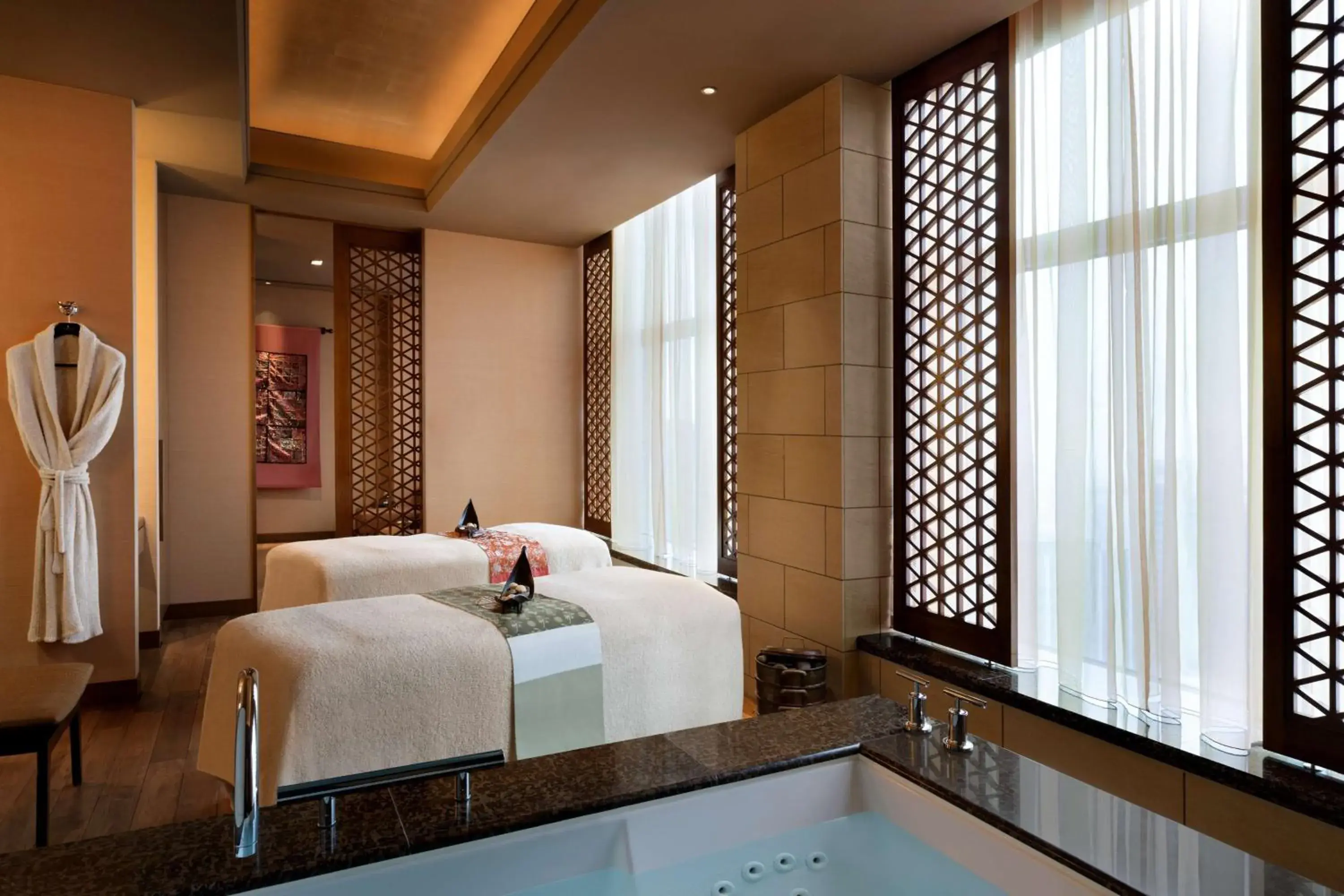 Spa and wellness centre/facilities, Bed in Shangri-La Tokyo Spa and wellness centre/facilities, Bed in Shangri-La Tokyo