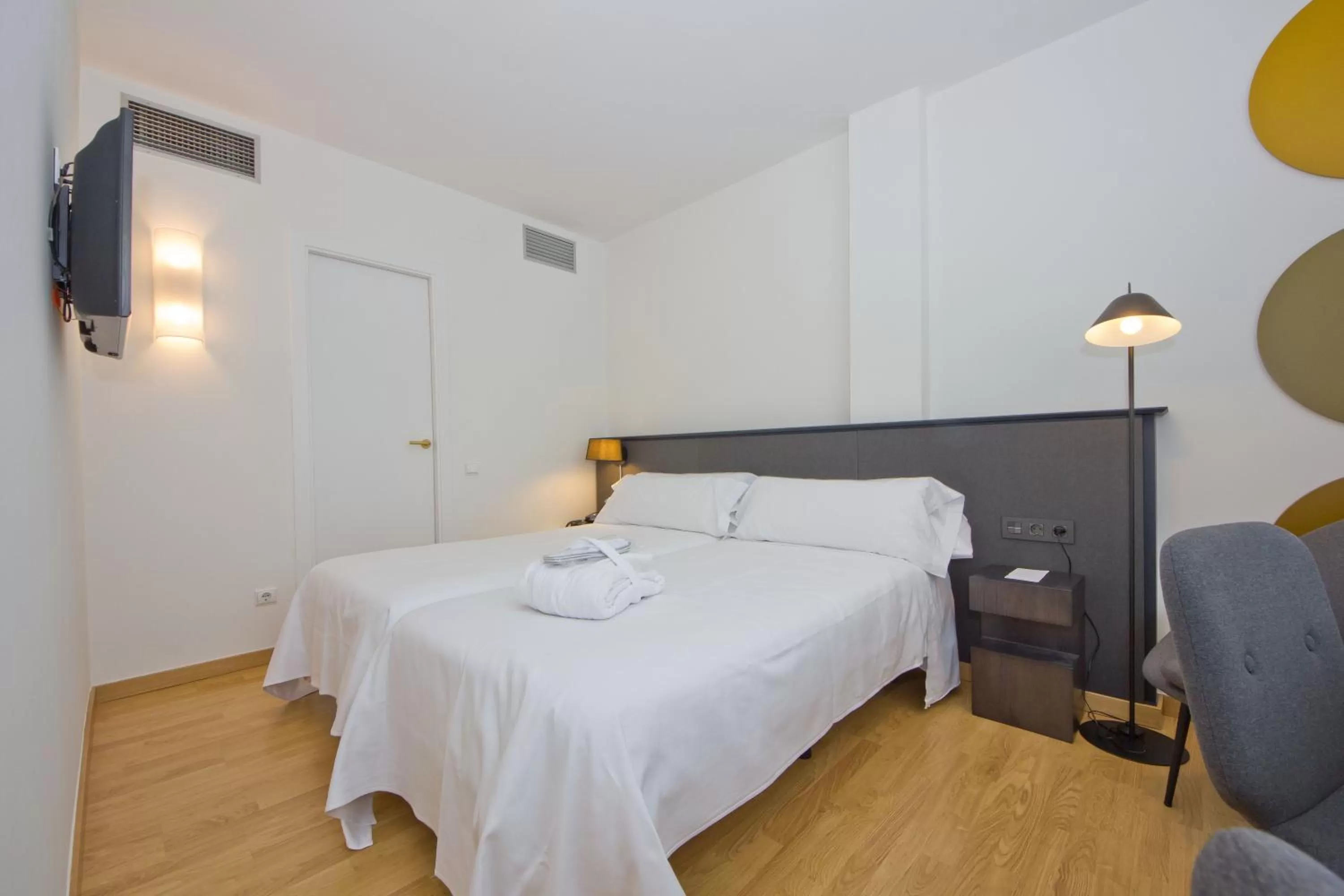 Bed in Aparthotel Atenea Valles