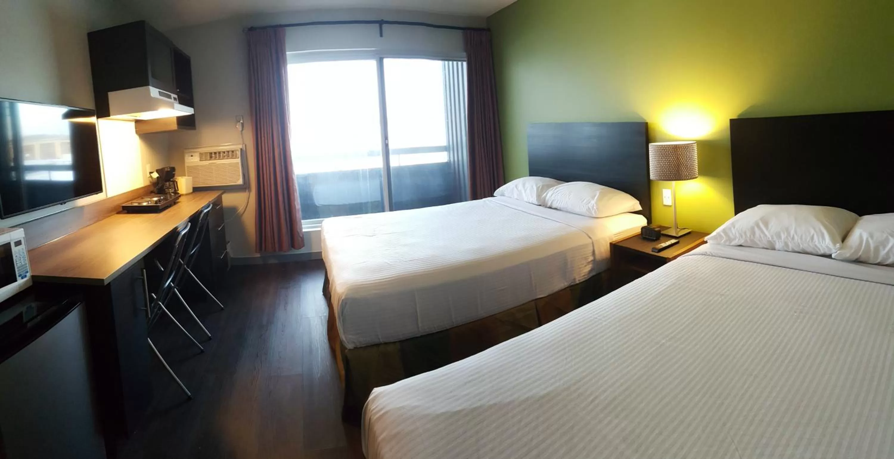 Bedroom, Bed in Home Away Inn