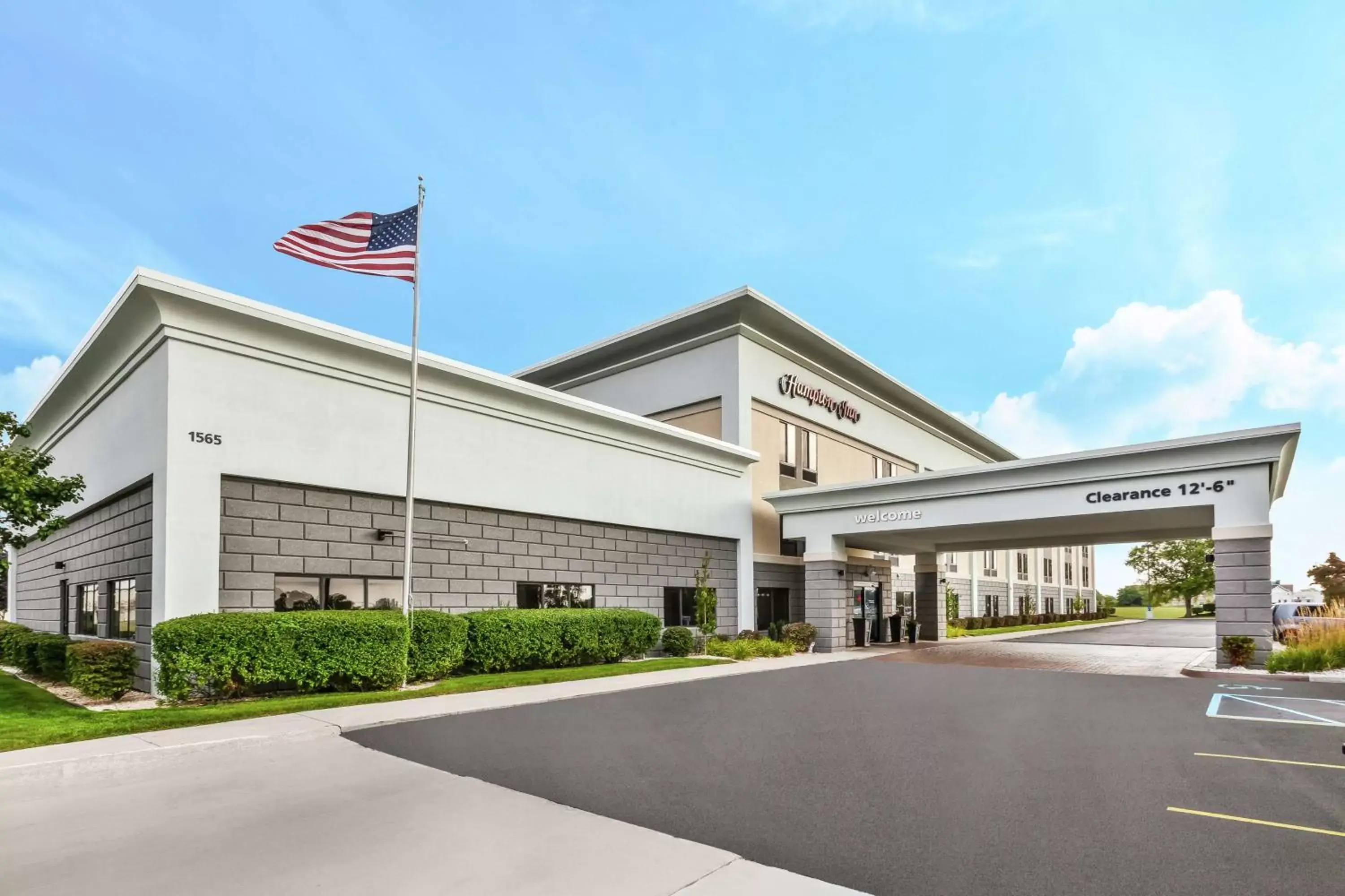 Property building in Hampton Inn Monroe Property building in Hampton Inn Monroe