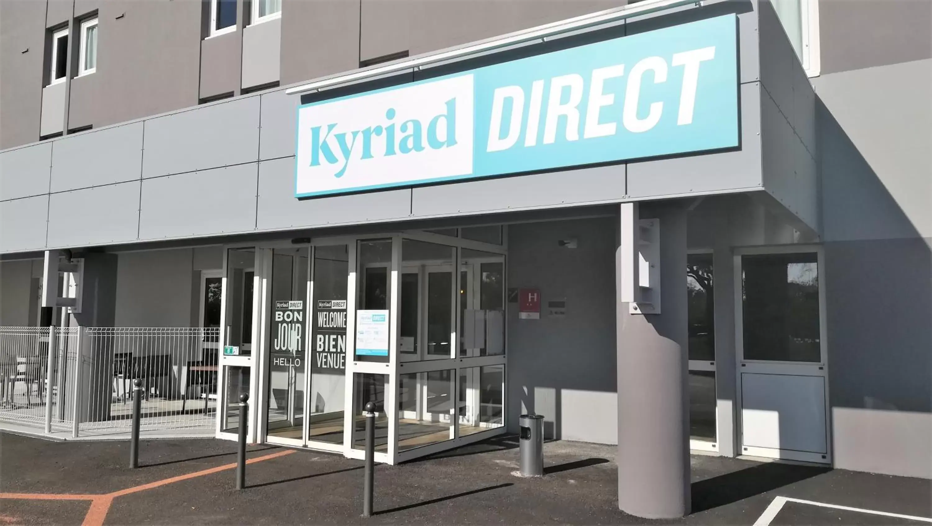 Property building in Kyriad Direct - Bourg les Valence