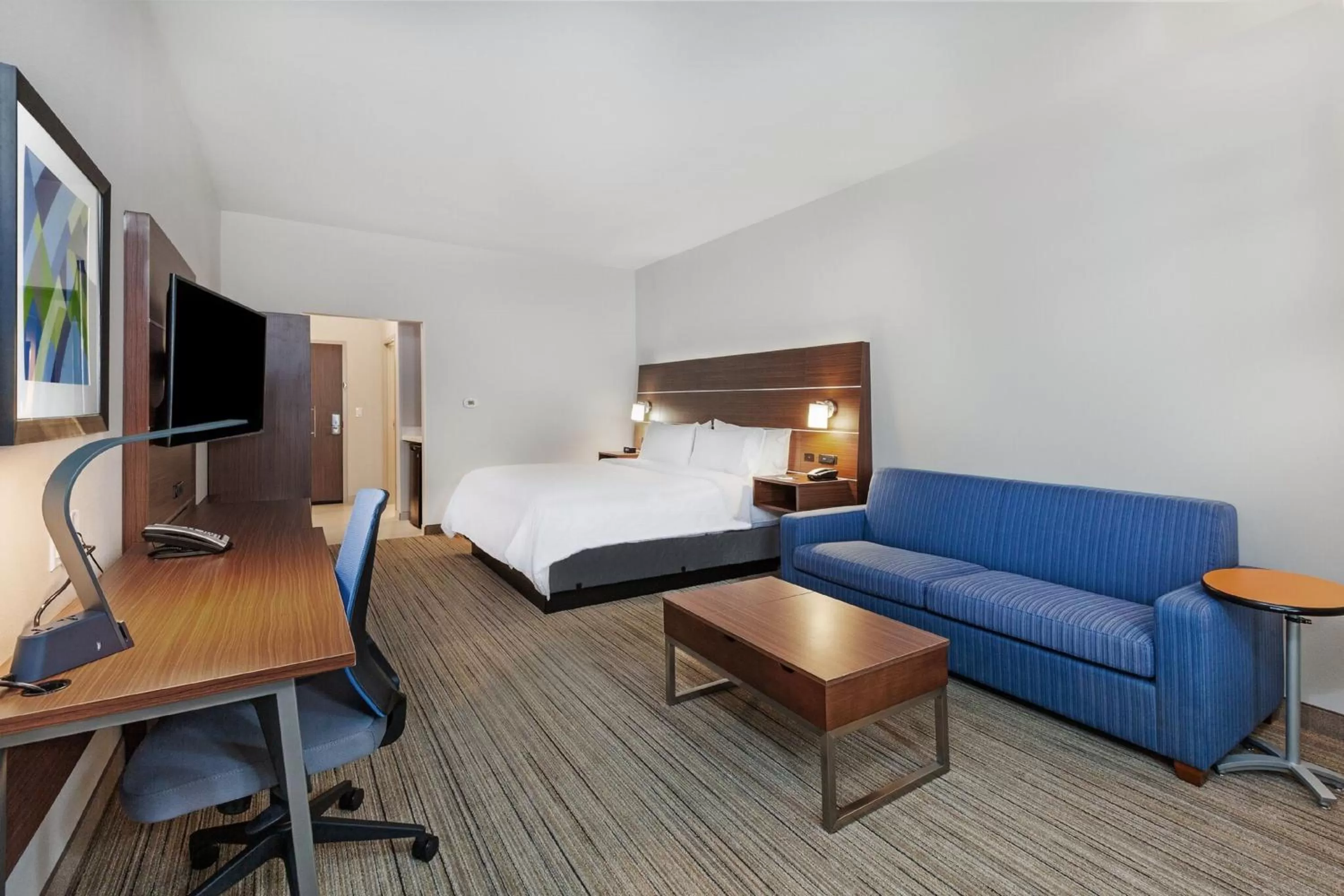 Photo of the whole room, Bed in Holiday Inn Express & Suites - Tulsa Northeast - Owasso by IHG