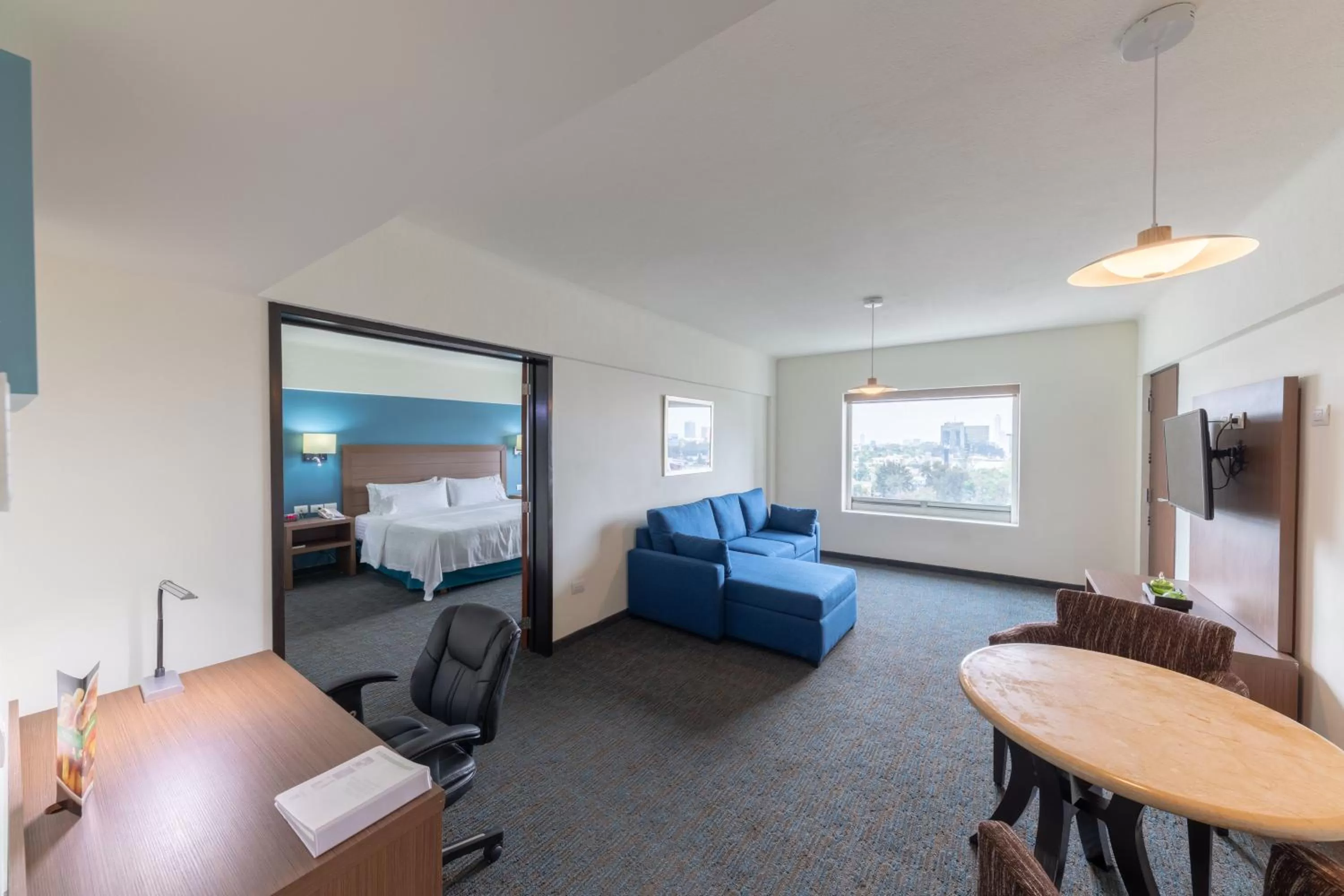 Bedroom, Bed in Holiday Inn Guadalajara Expo Plaza del Sol by IHG