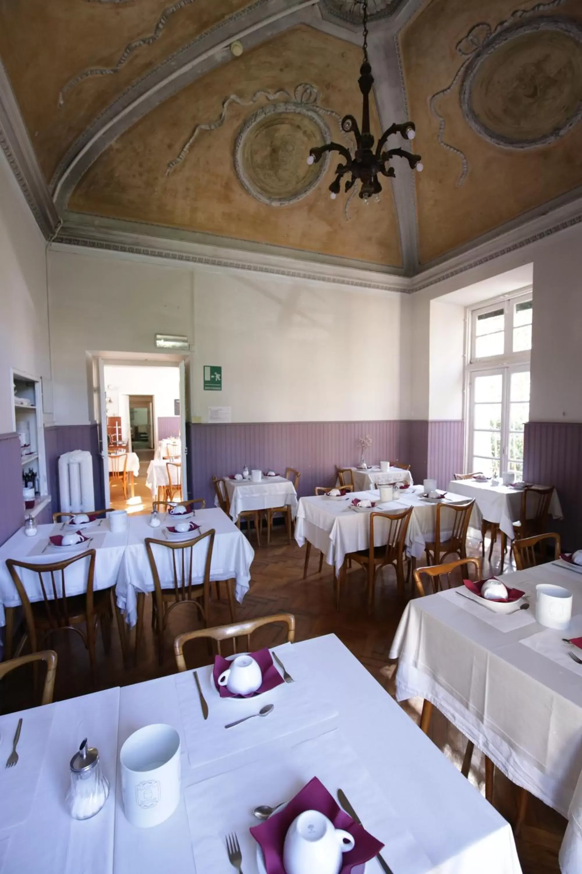 Restaurant/Places to Eat in Hotel Villa Bonera