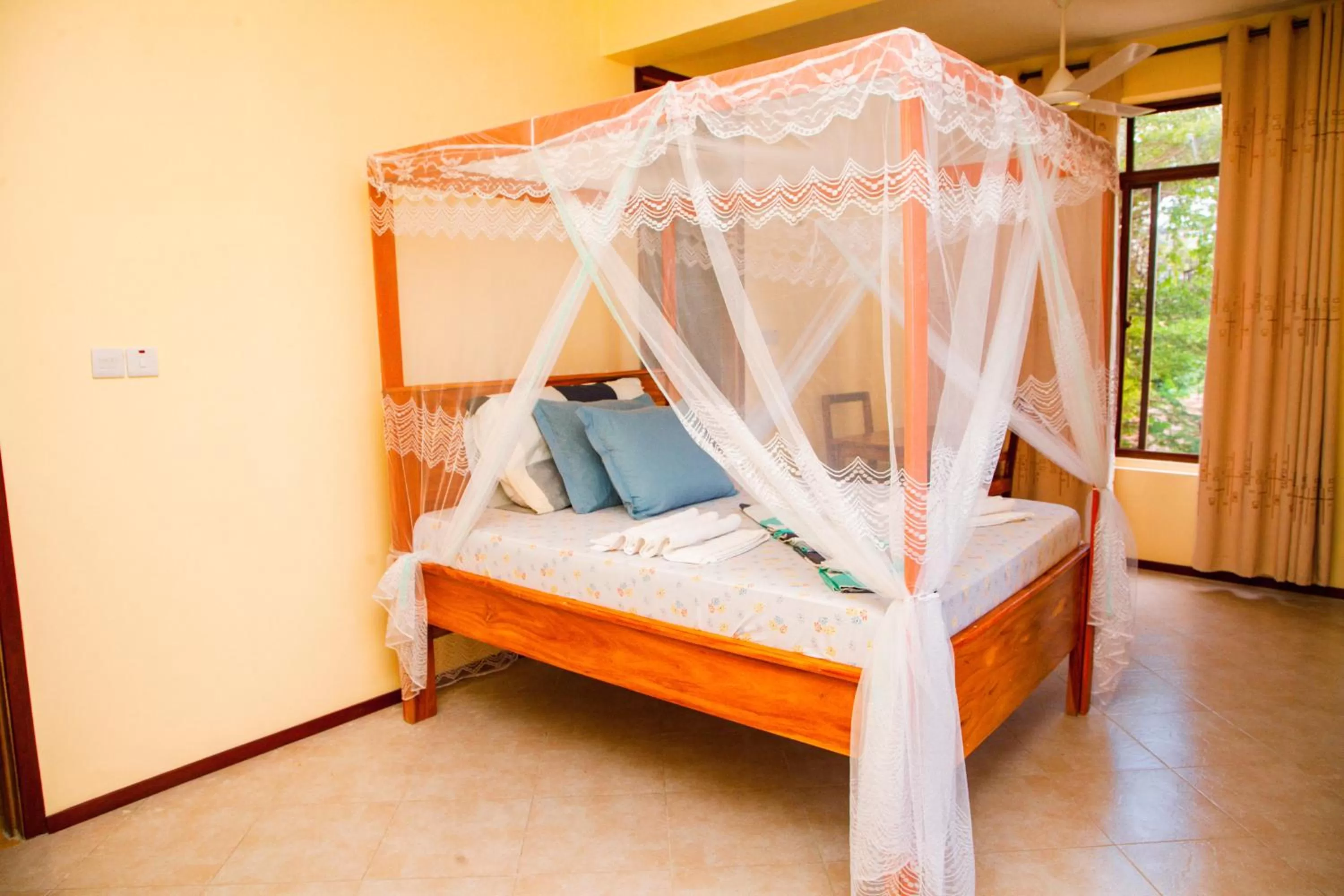 Drinks, Bed in Mikoko Beach & Cottages