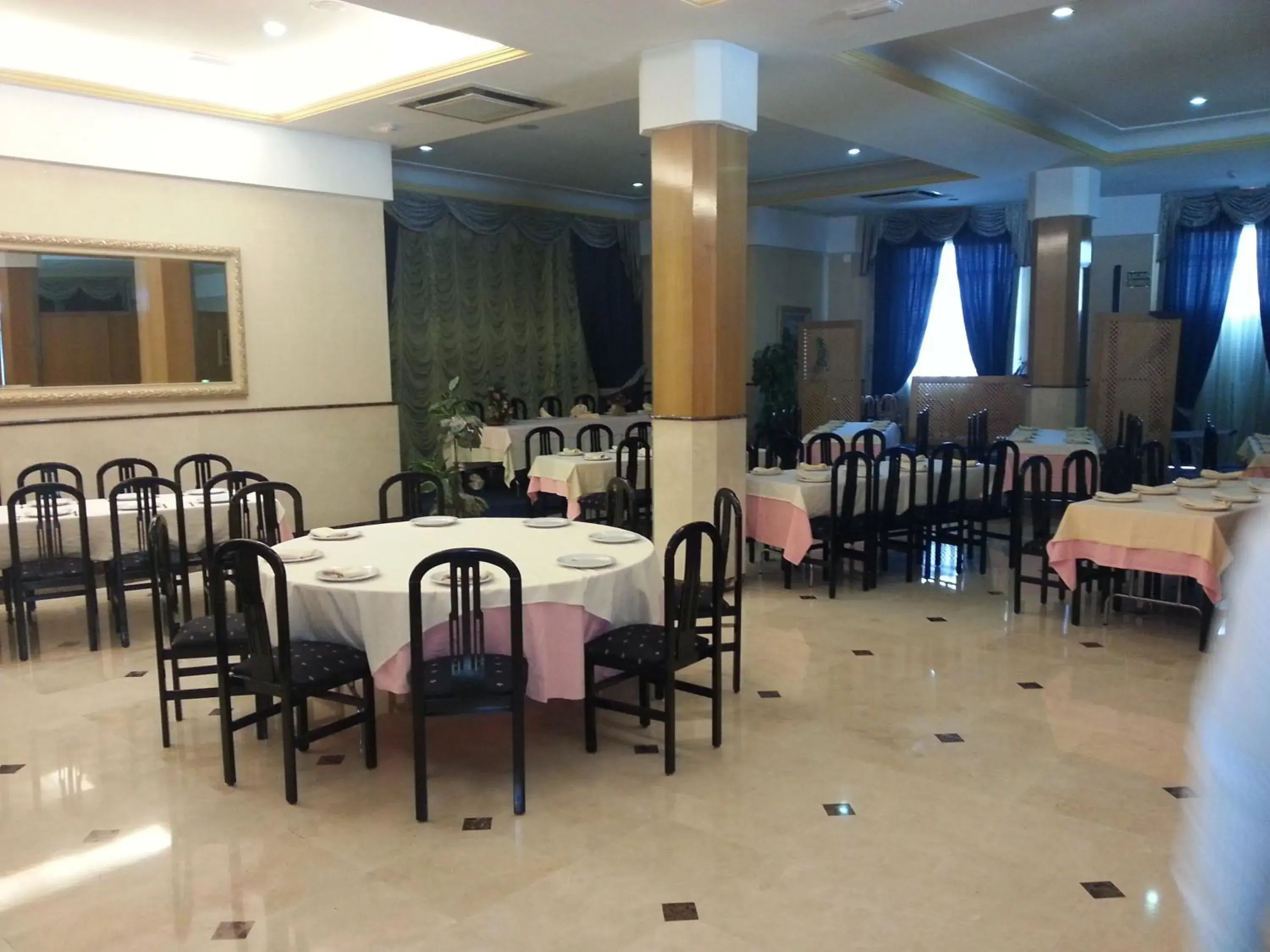 Restaurant/Places to Eat in Hotel Ciudad de Fuenlabrada