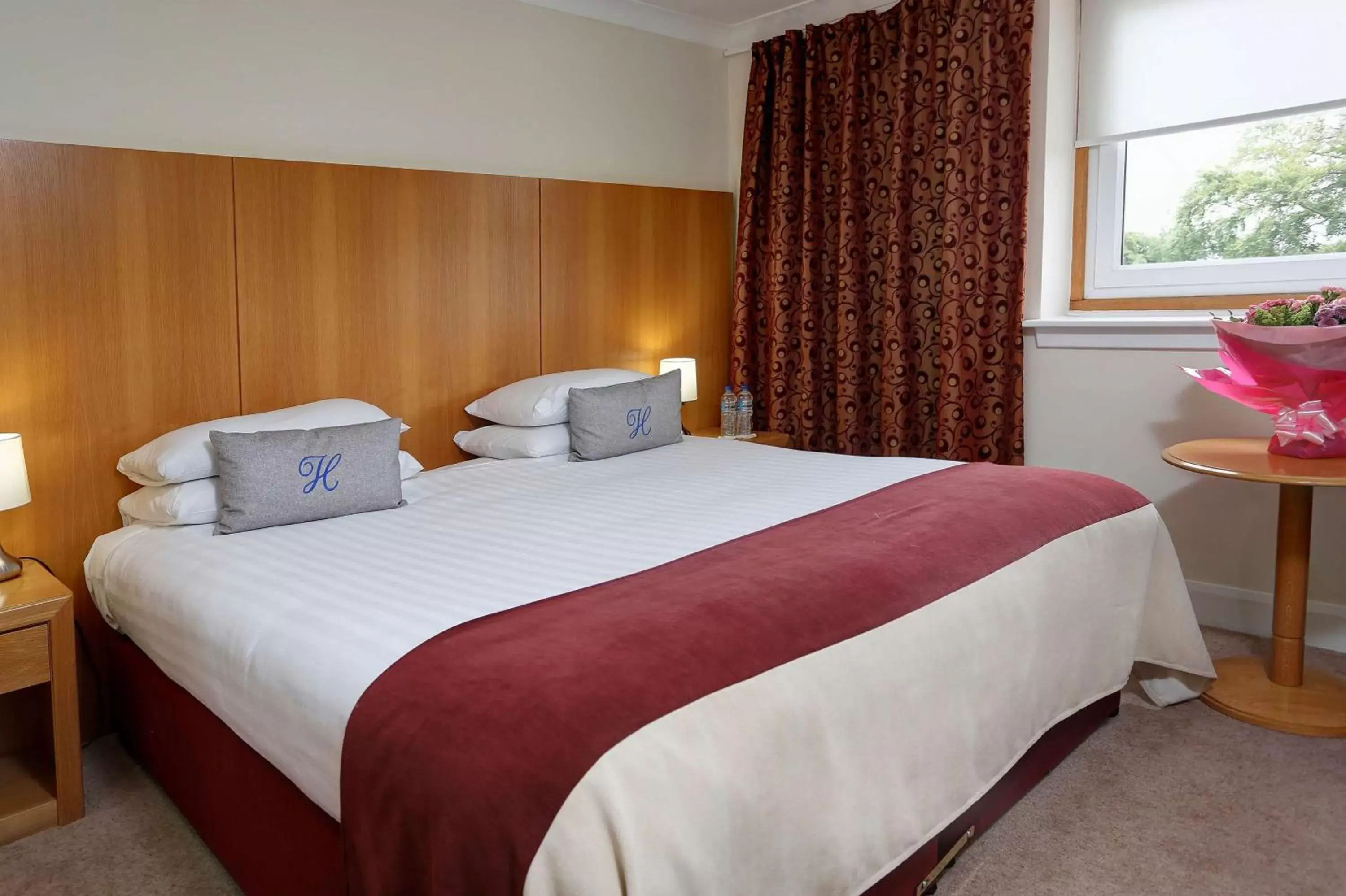 Photo of the whole room, Bed in Best Western The Hilcroft Hotel West Lothian