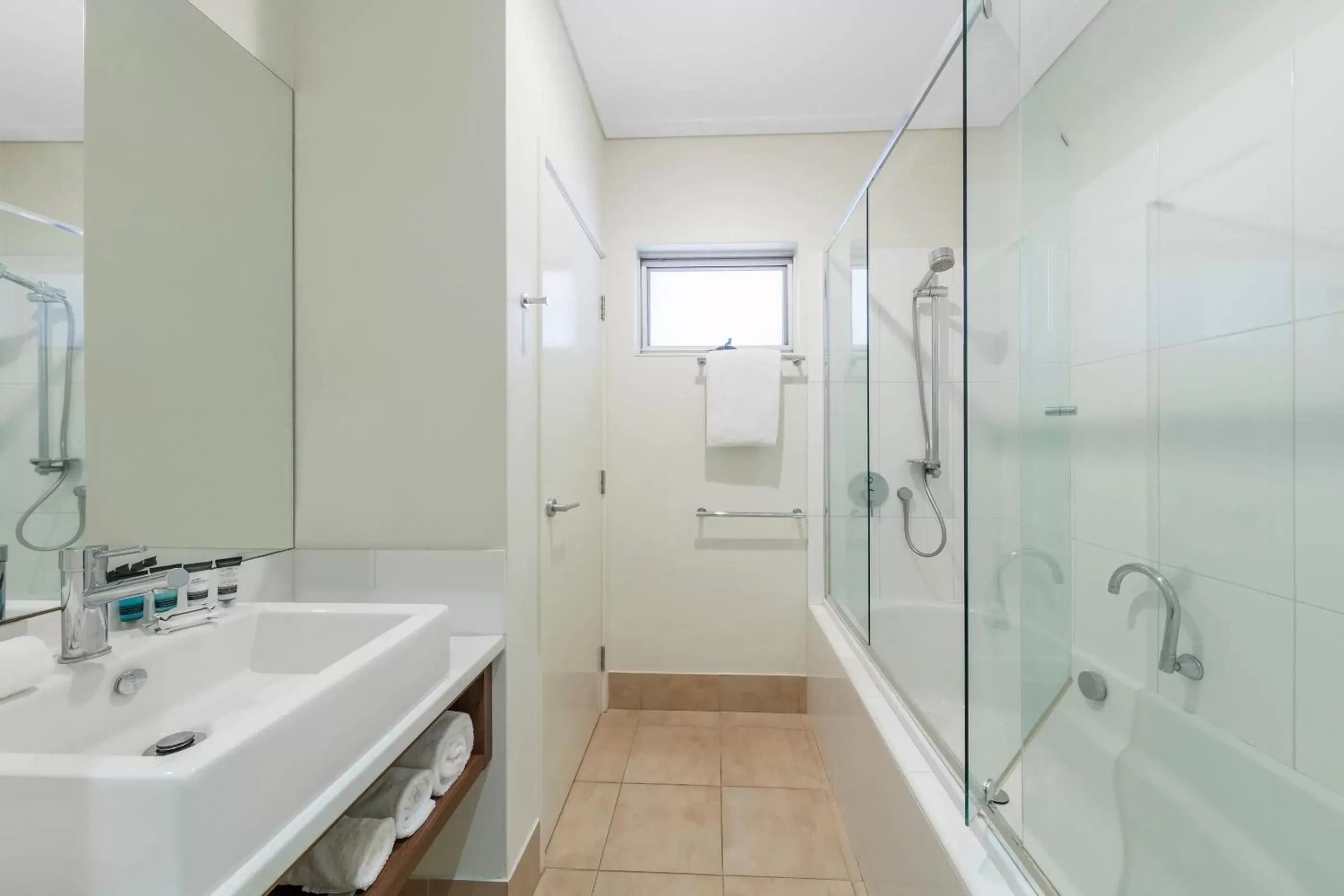 Bathroom in Nesuto Geraldton