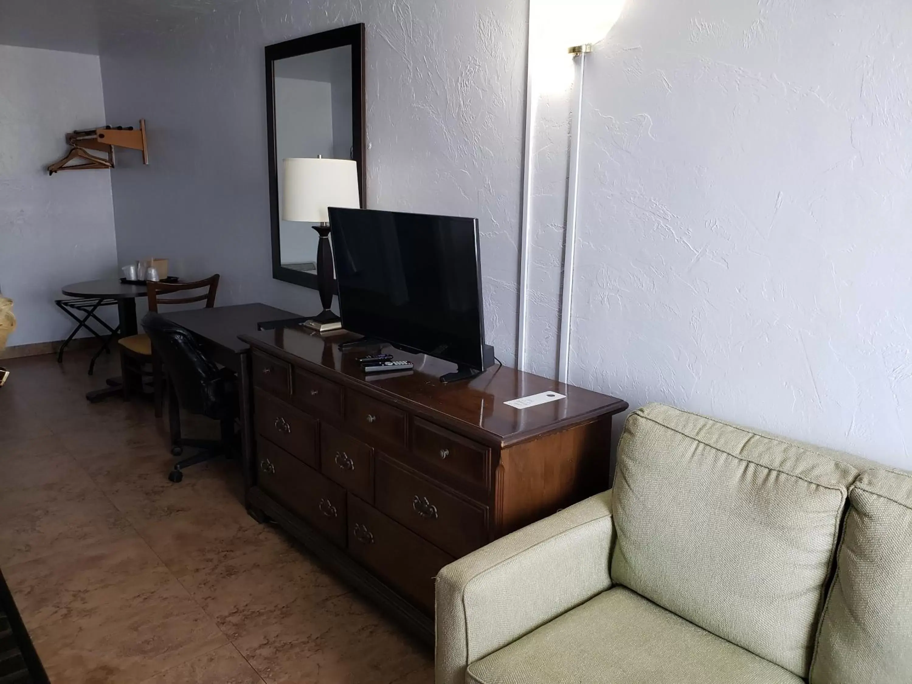 TV and multimedia, TV/Entertainment Center in Topaz Motel - Flagler Beach