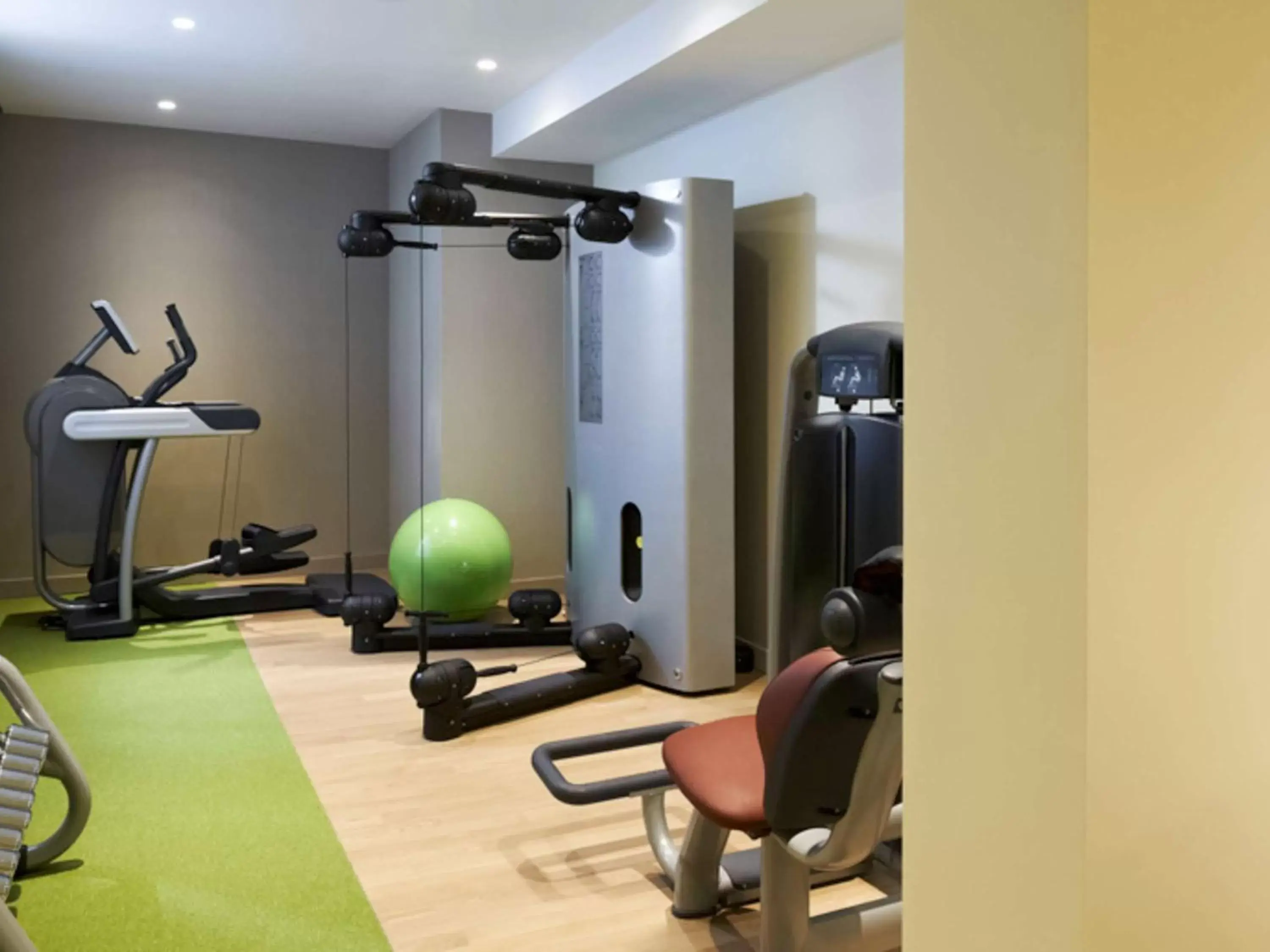 Fitness centre/facilities, Fitness Center/Facilities in Sofitel Paris Arc De Triomphe
