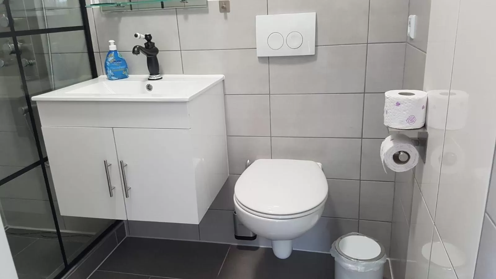 Bathroom in Pension Deichgraf