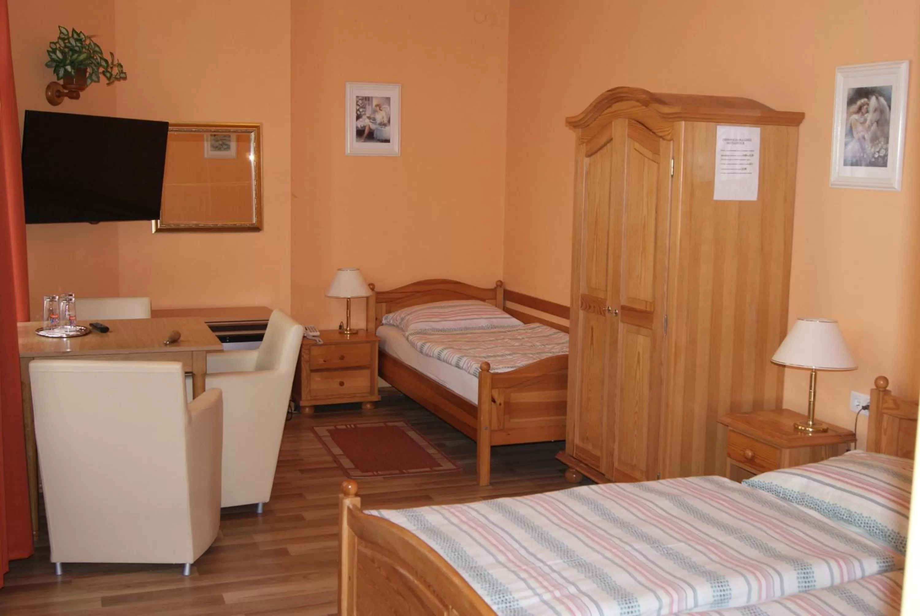 Photo of the whole room, Bed in Hotel Alga