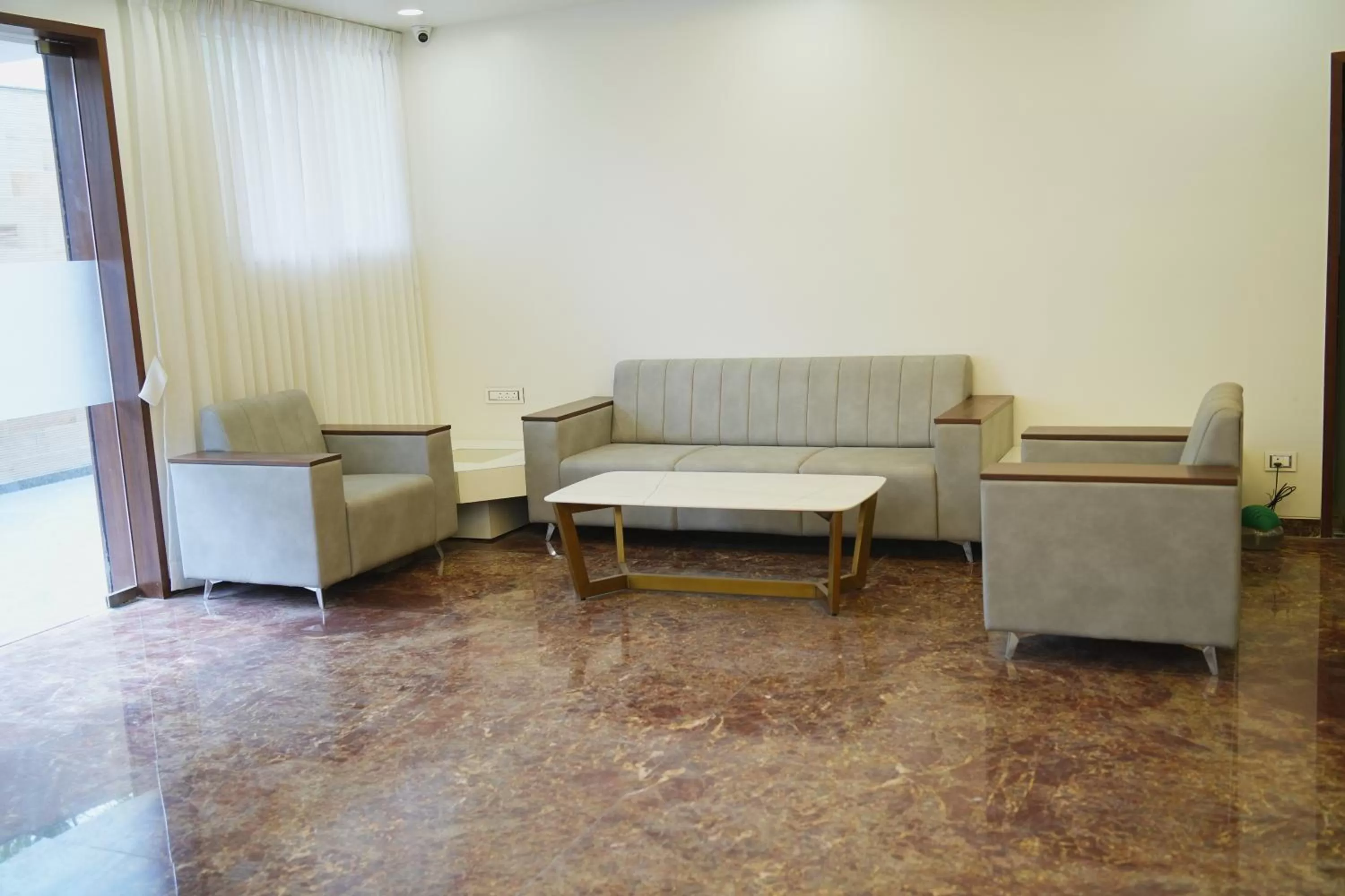 Four Petals Executive by LHMS