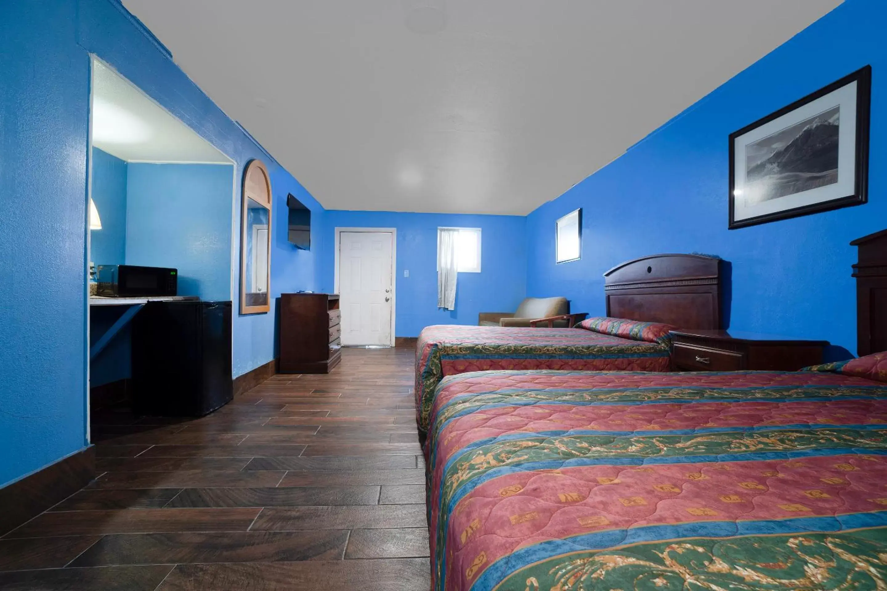 Bedroom, Bed in Monterrey Motel Padre Island, Corpus Christi BY OYO