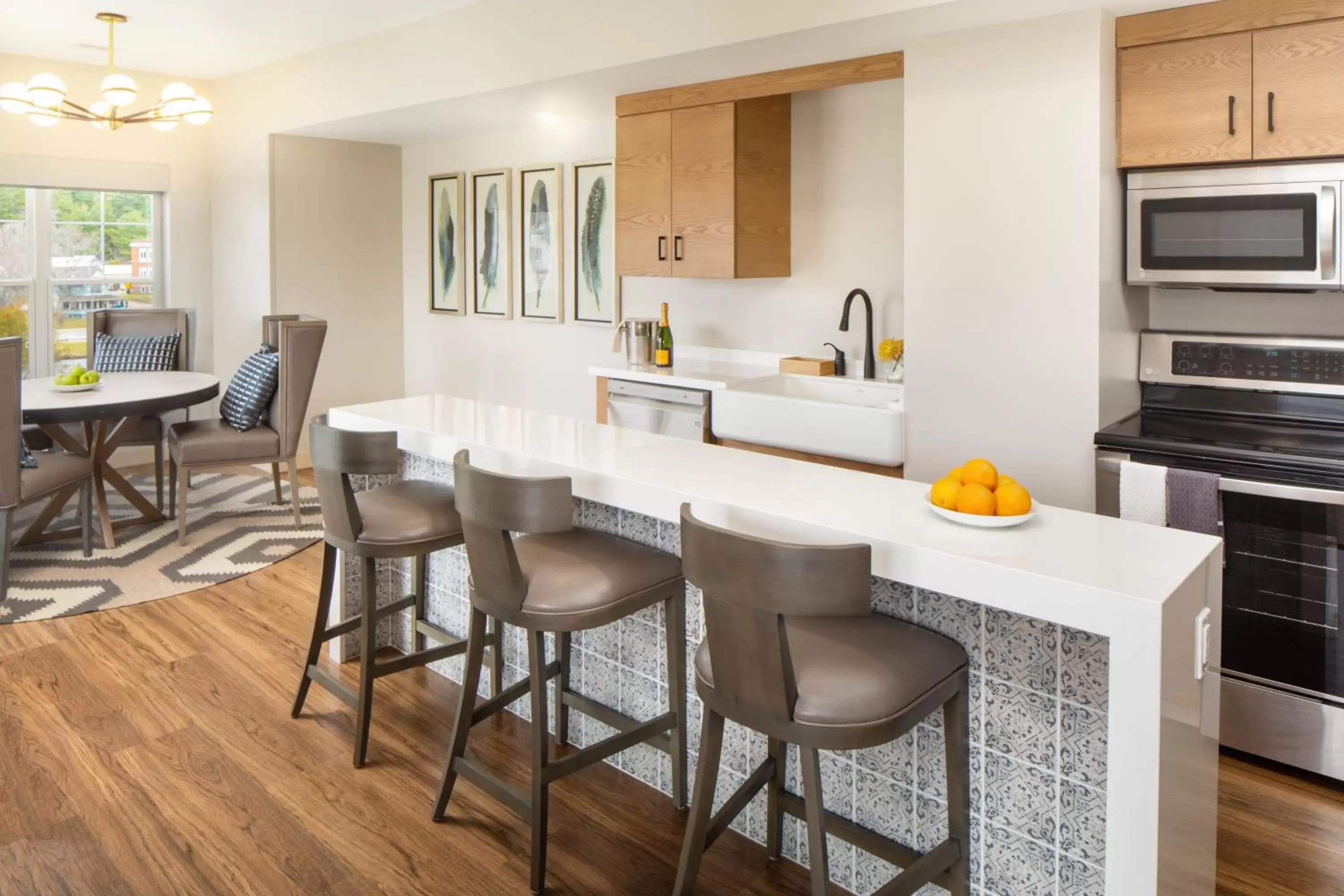 Kitchen or kitchenette in Saranac Waterfront Lodge