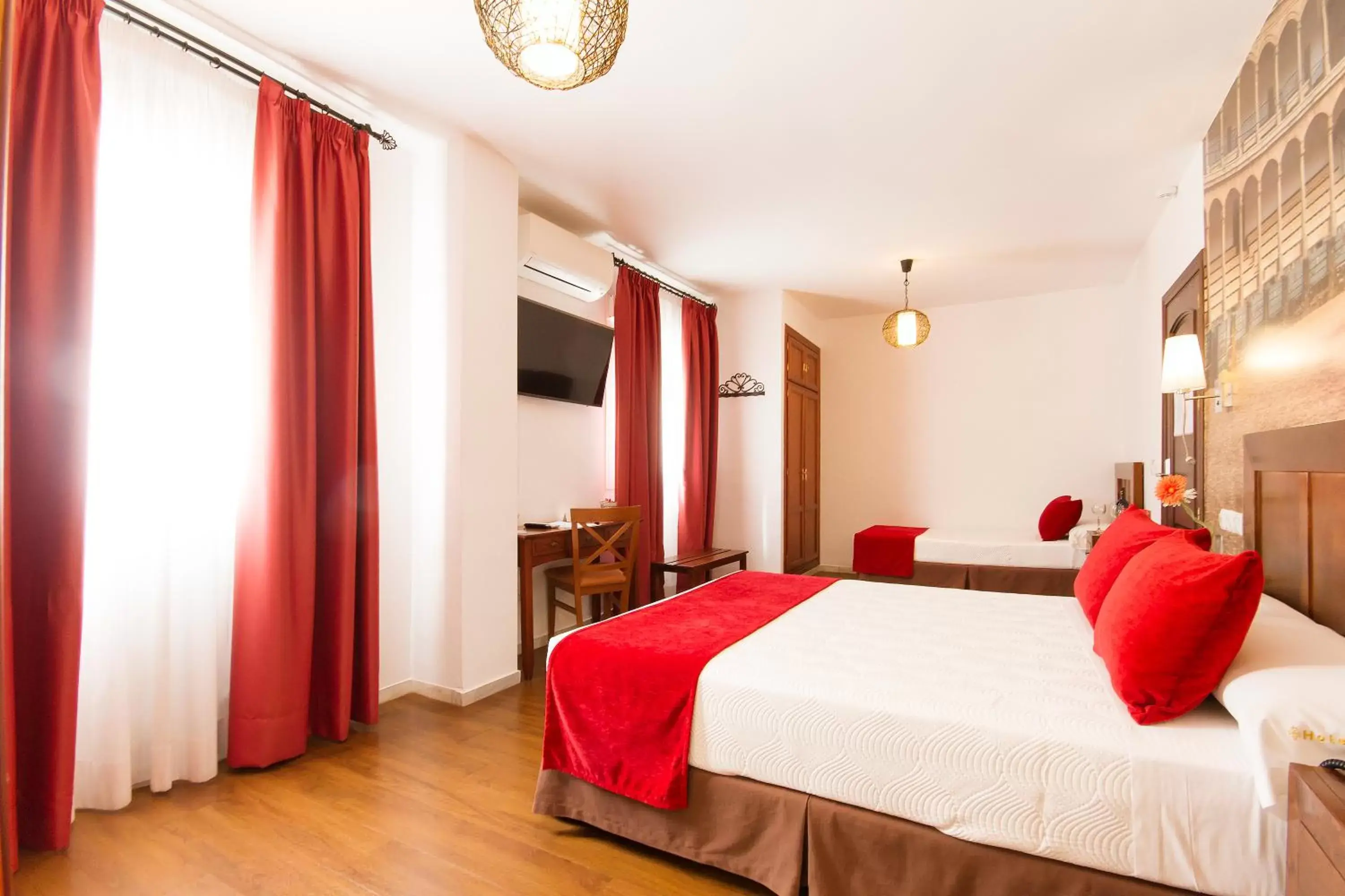 Property building, Bed in Hotel El Tajo & SPA