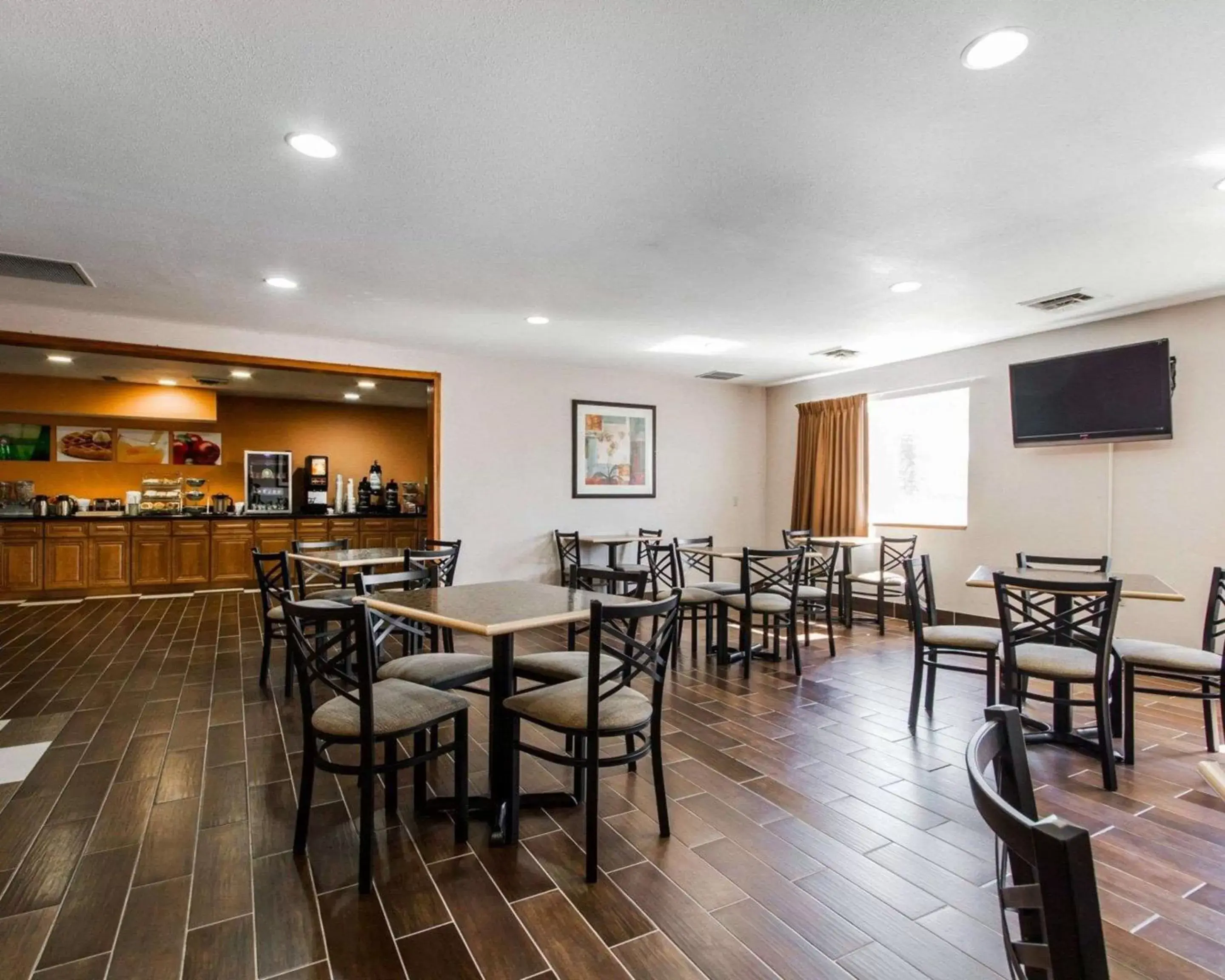 Restaurant/Places to Eat in Quality Inn & Suites Stoughton - Madison South