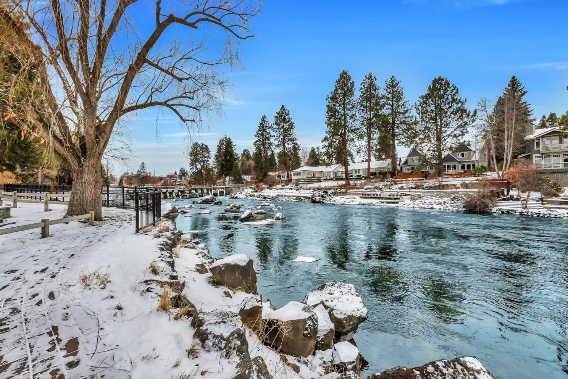 River view, Winter in Bend Riverside Condos