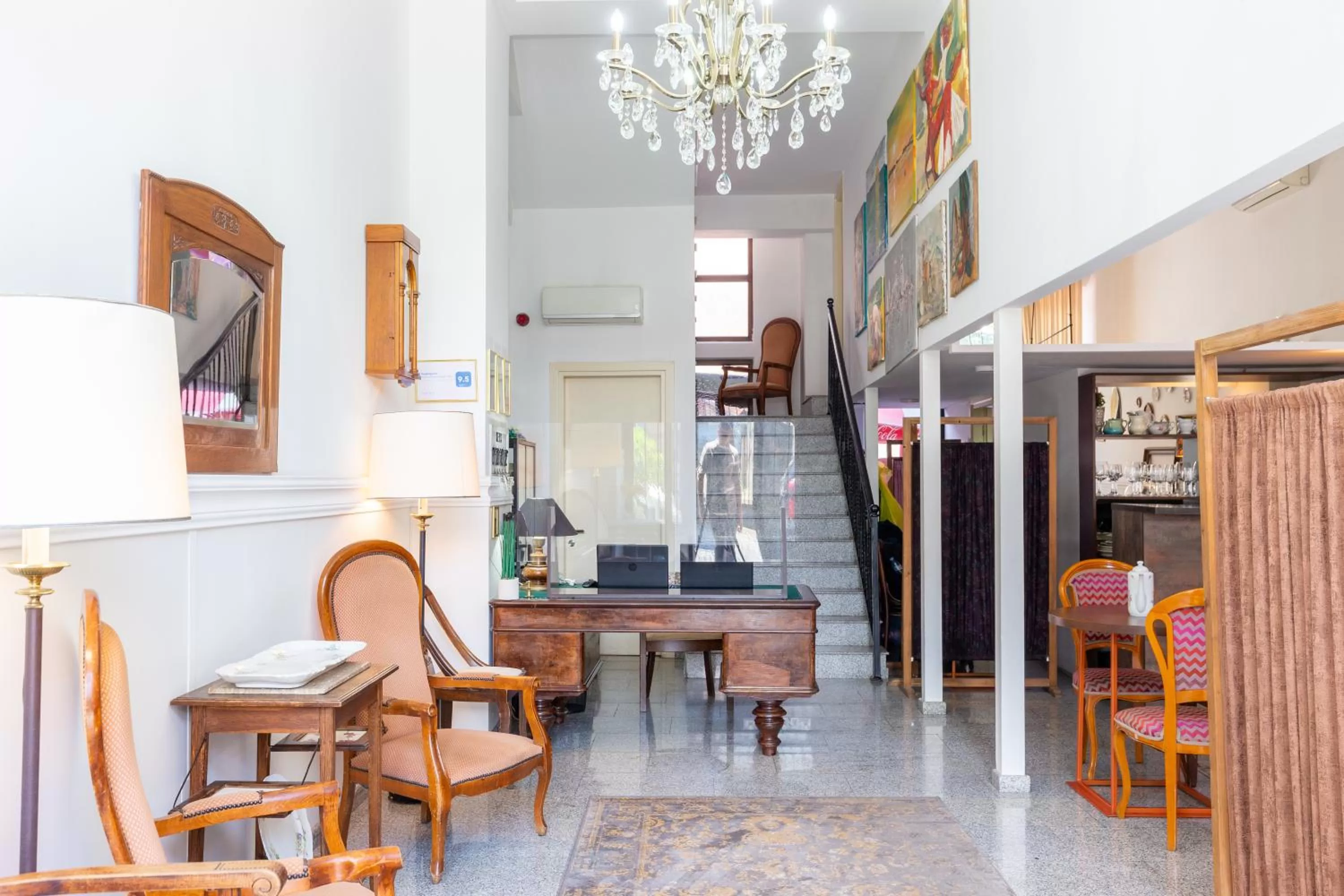 Lobby or reception in Hotel N16