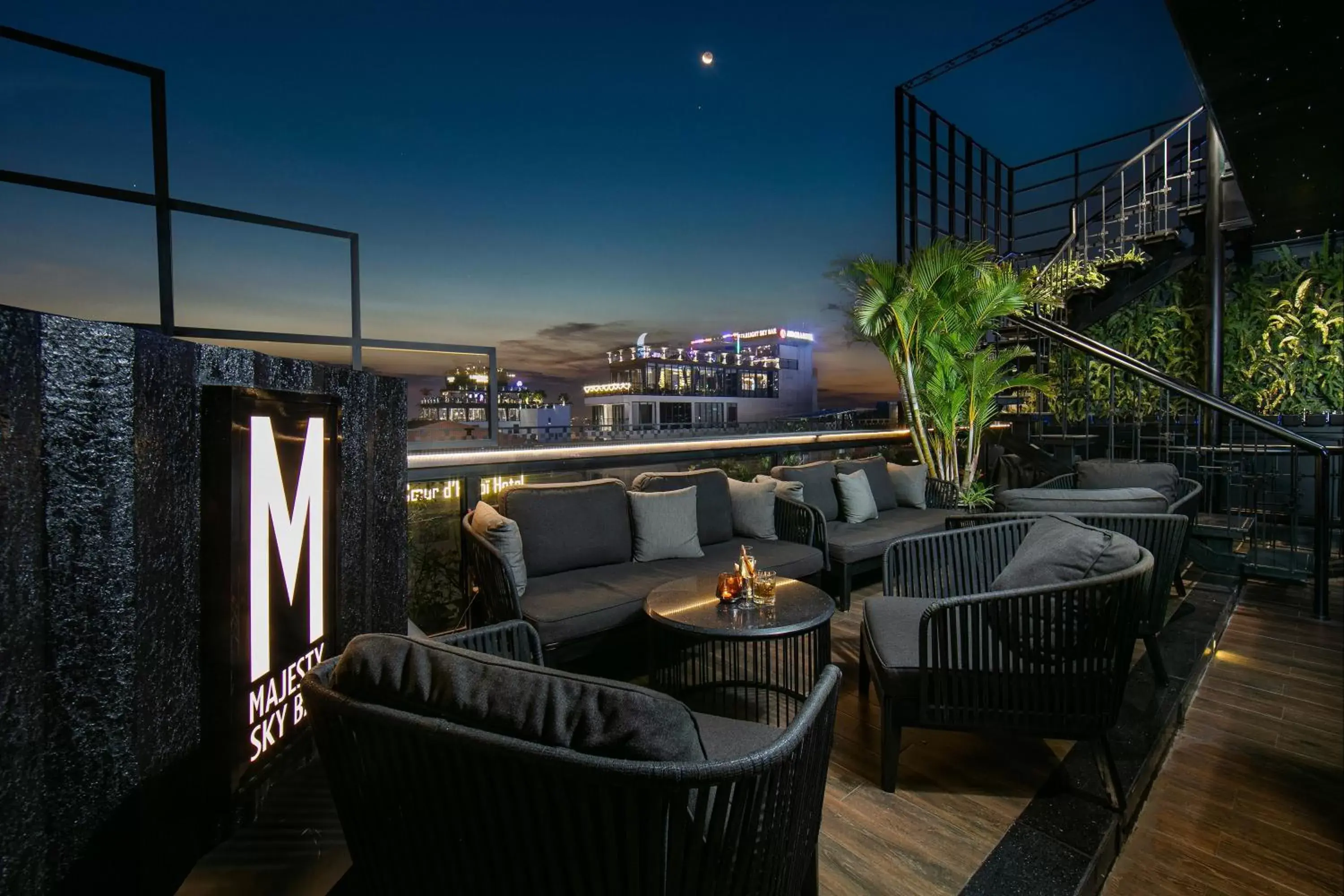 Lounge or bar in La Sinfonía Majesty Hotel and Spa Lounge or bar in La Sinfonía Majesty Hotel and Spa