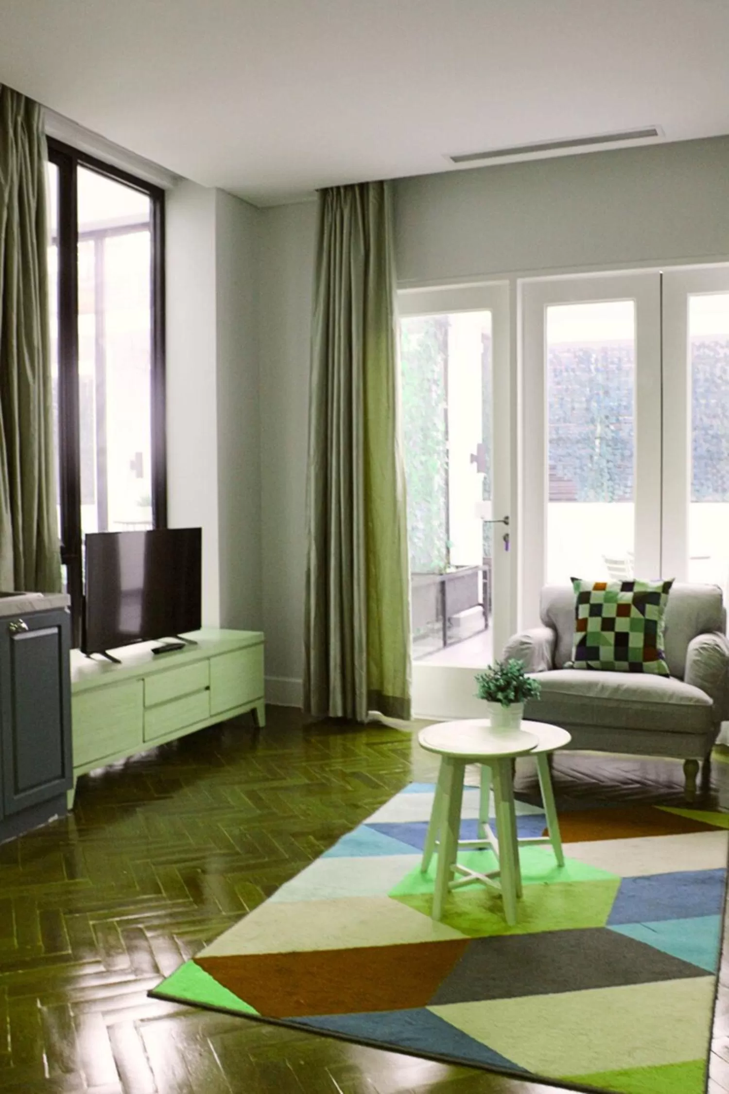 Communal lounge/ TV room in White Tree Residence