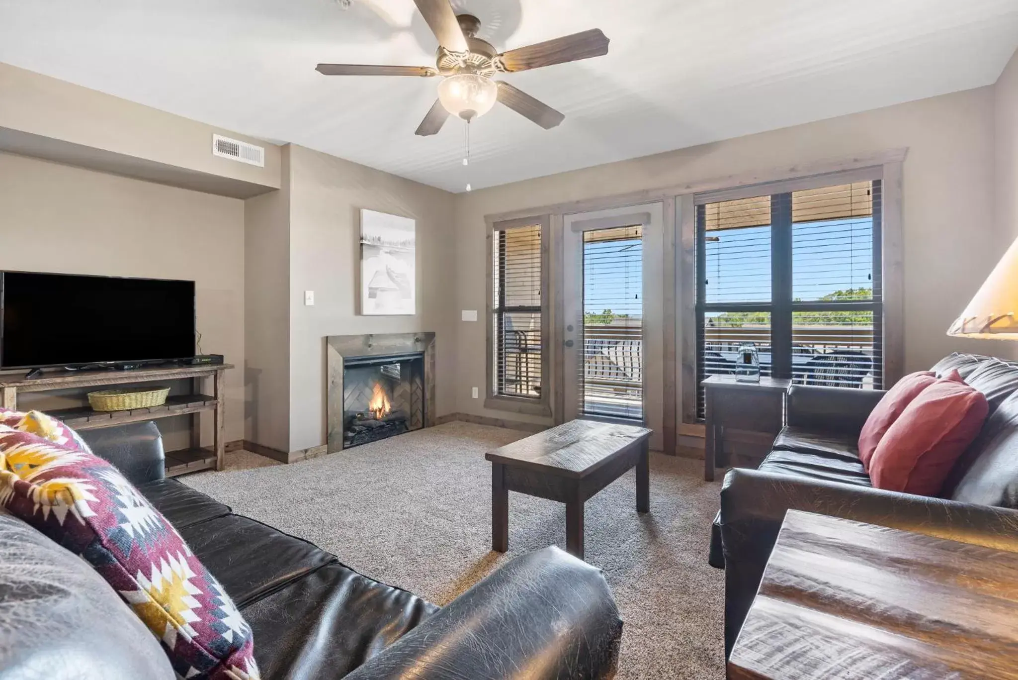 Living room, Seating Area in Table Rock Resorts at Indian Point