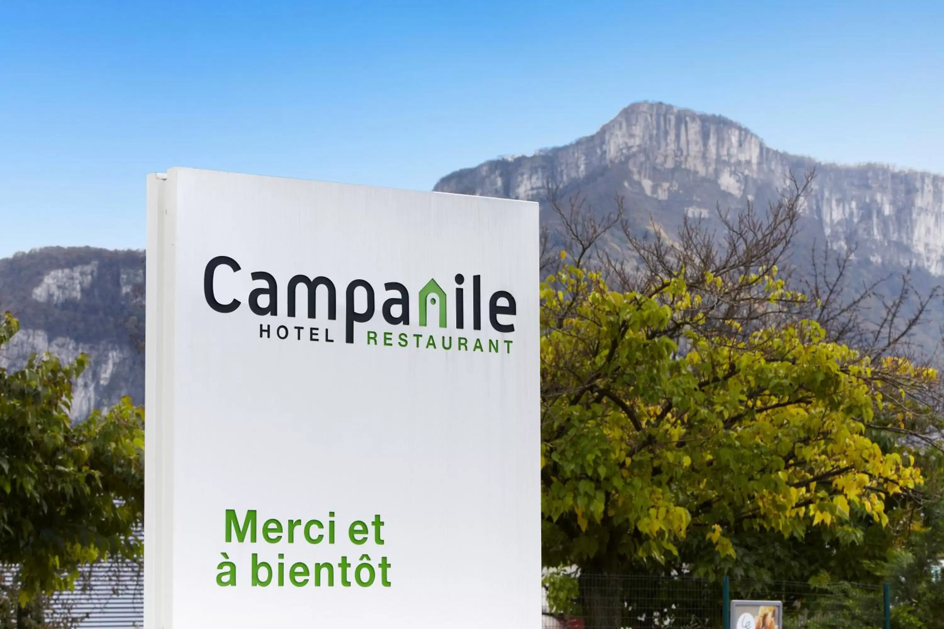 Logo/Certificate/Sign in Campanile Grenoble Nord - Moirans-Voreppe