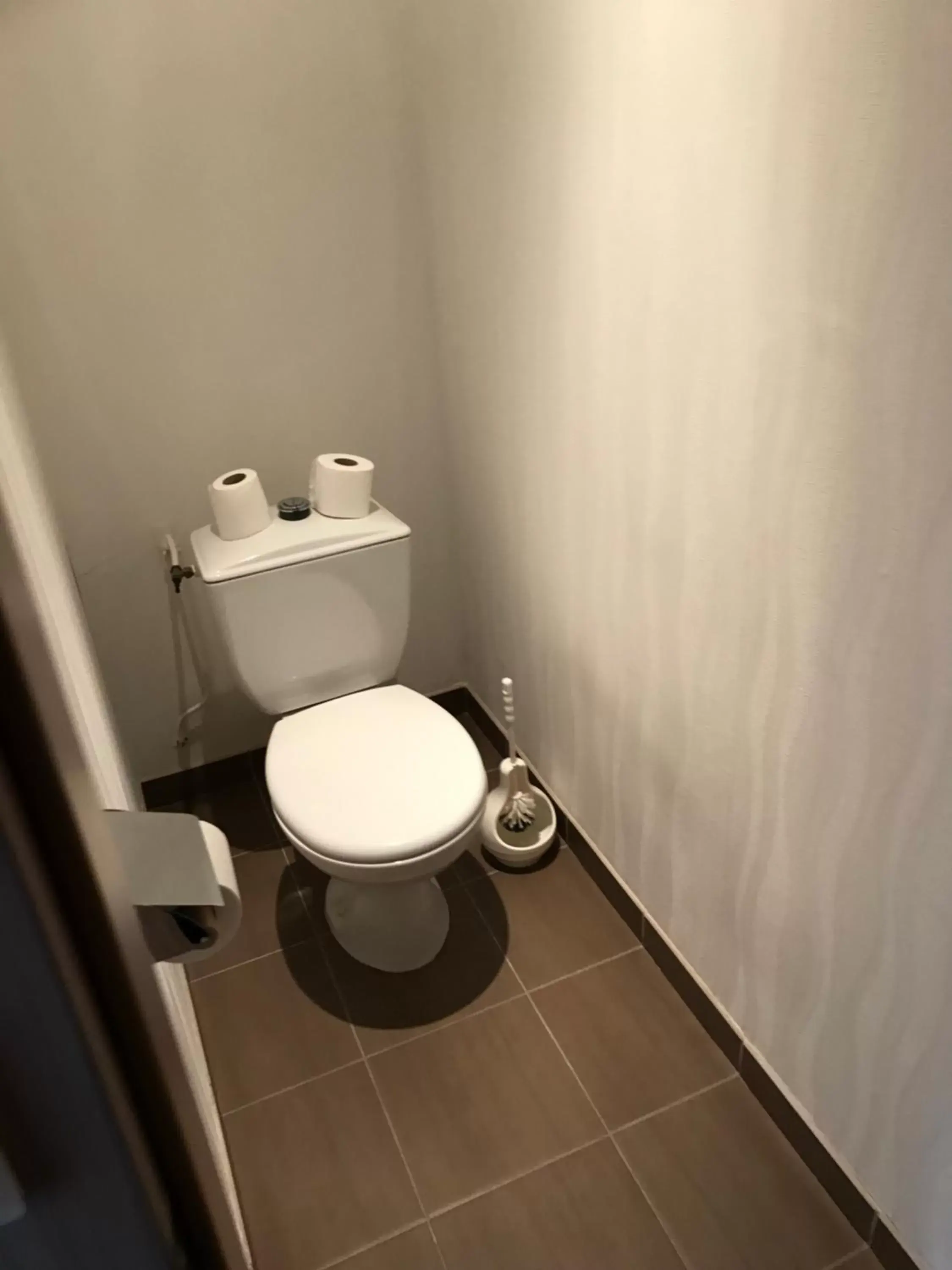 Toilet, Bathroom in Hotel de la Gare