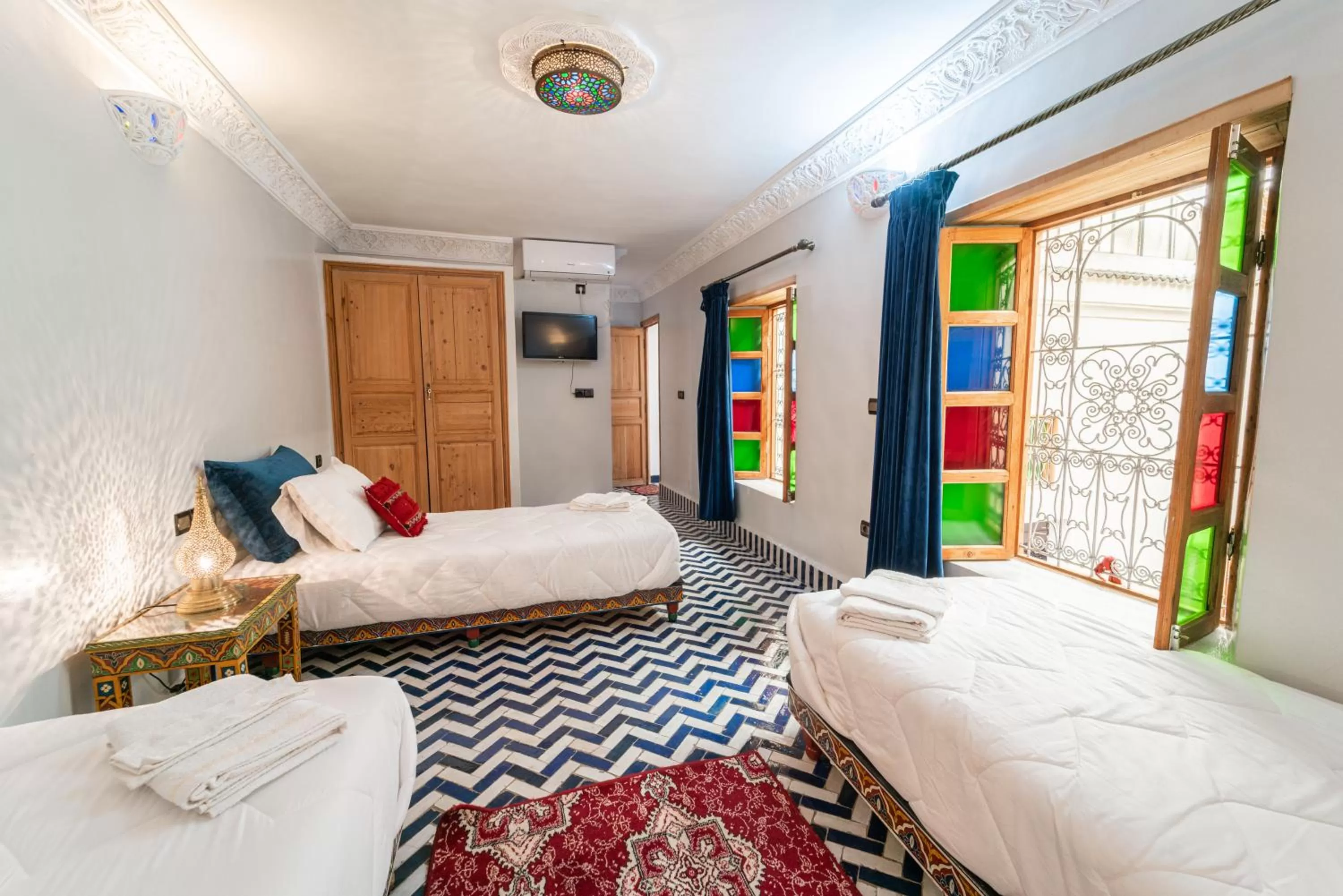 Photo of the whole room, Bed in Riad Taj Salma