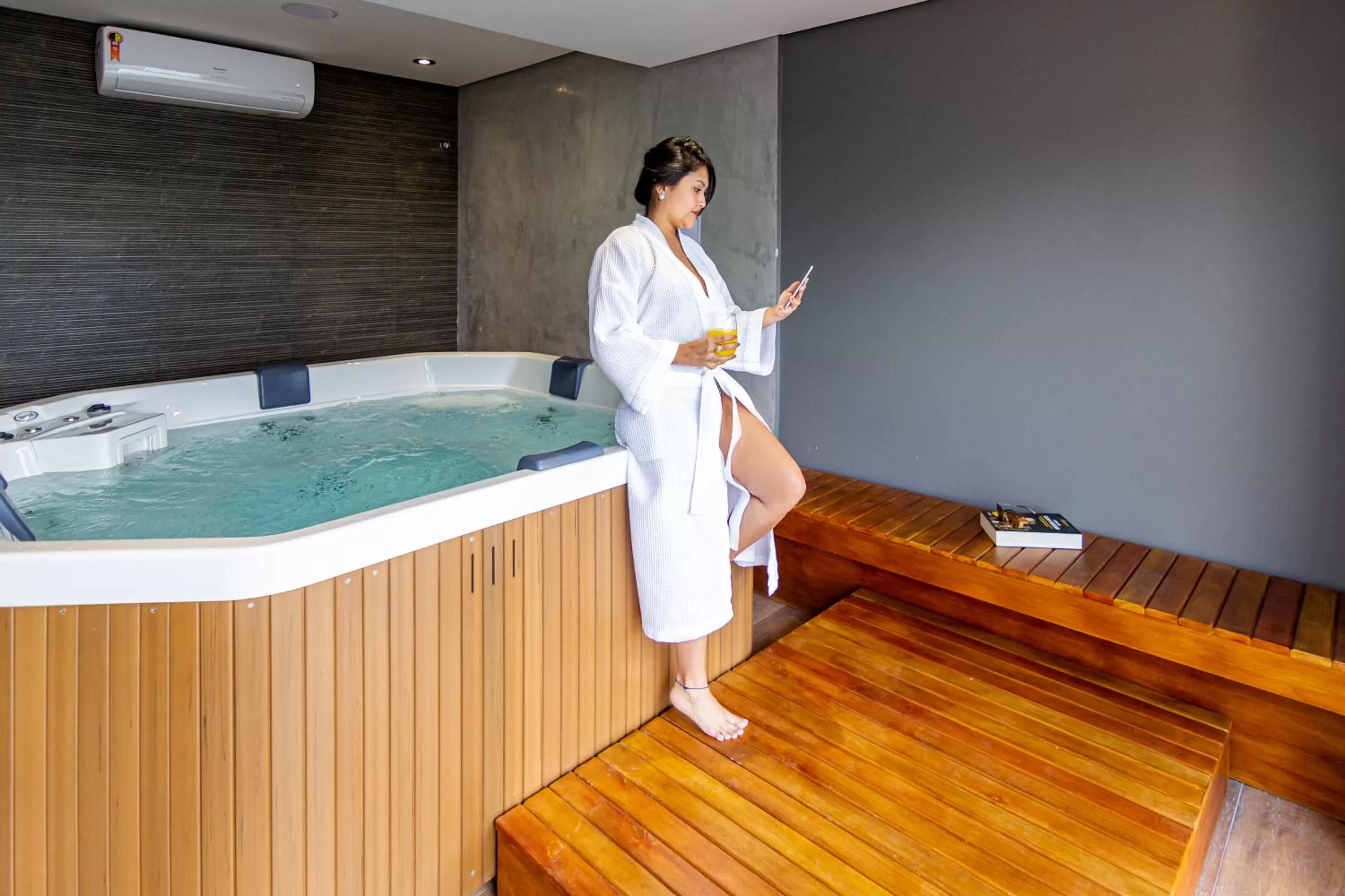 People in Novotel Criciuma