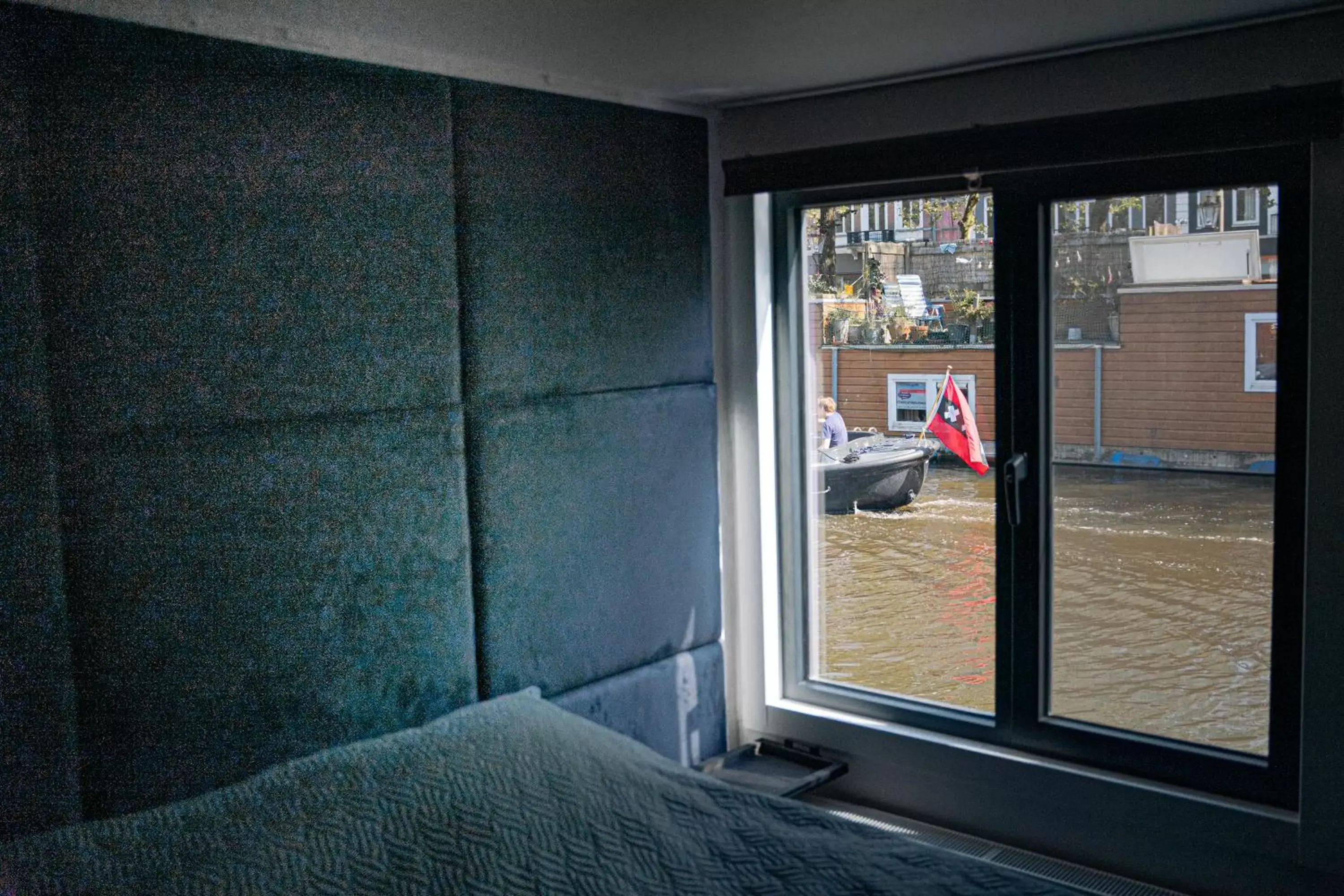 Bed in Amsterdam Houseboat amstel