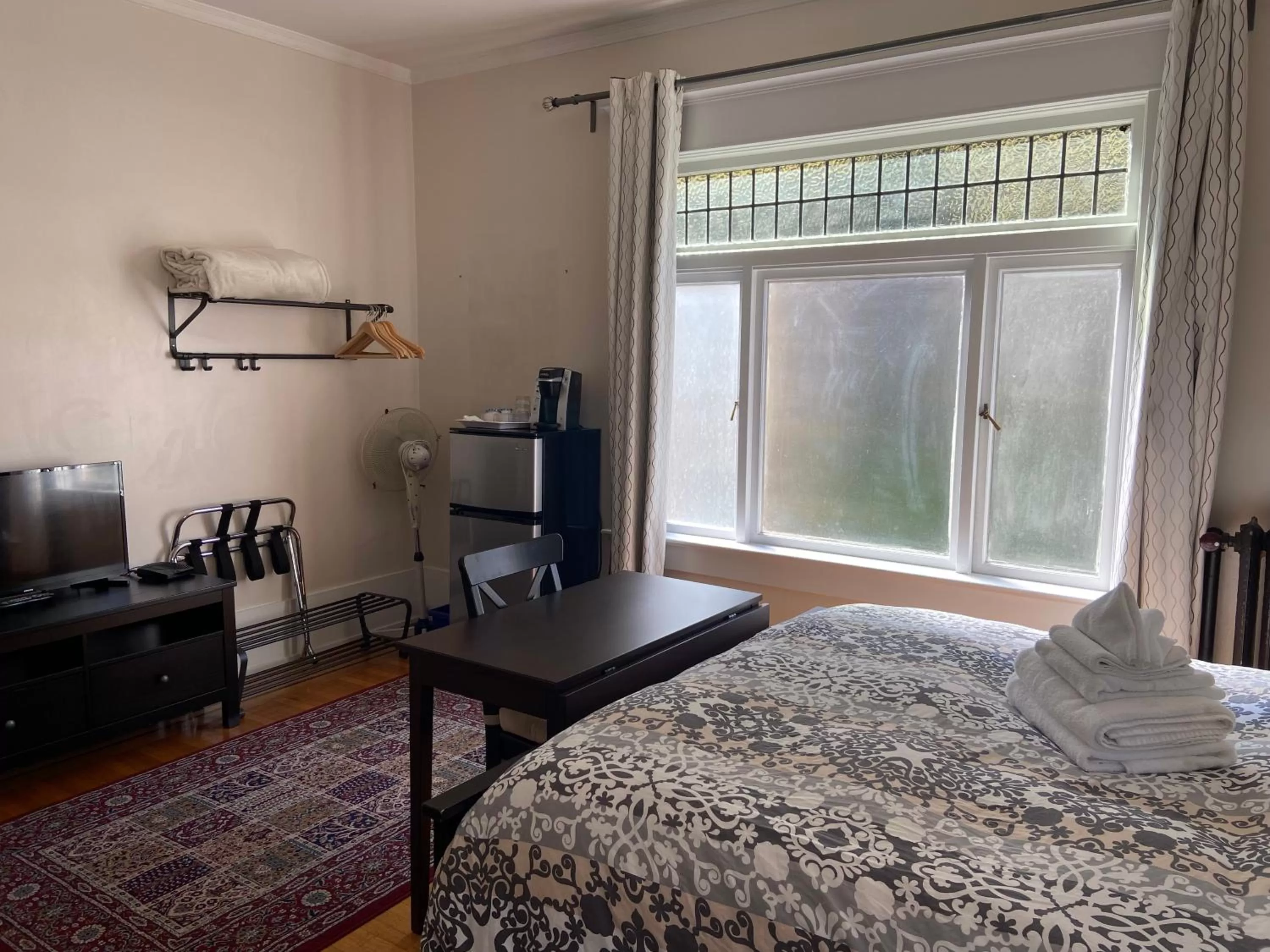 Bed in Windsor Guest House