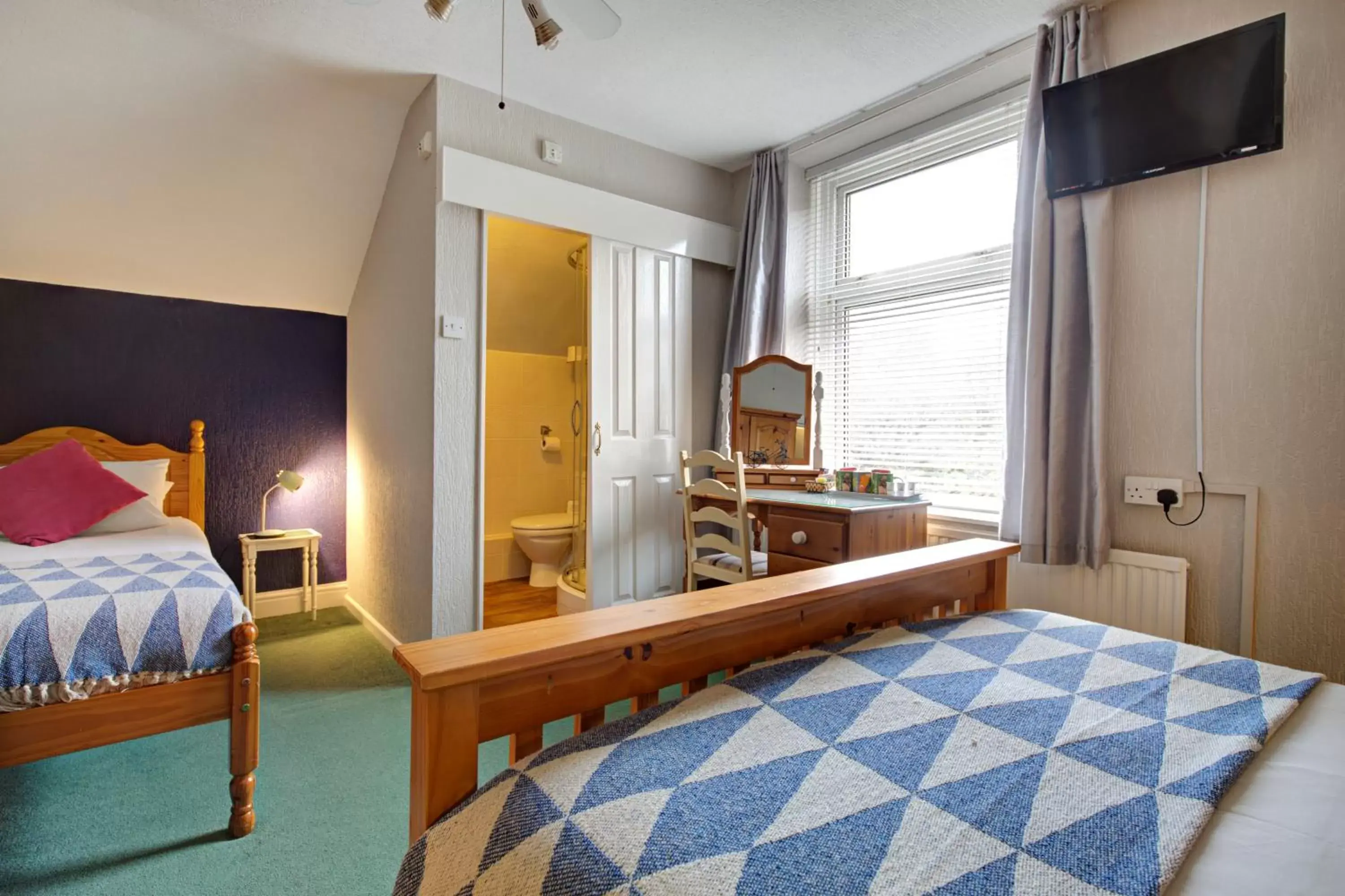 Bedroom, Bed in Lancaster Townhouse