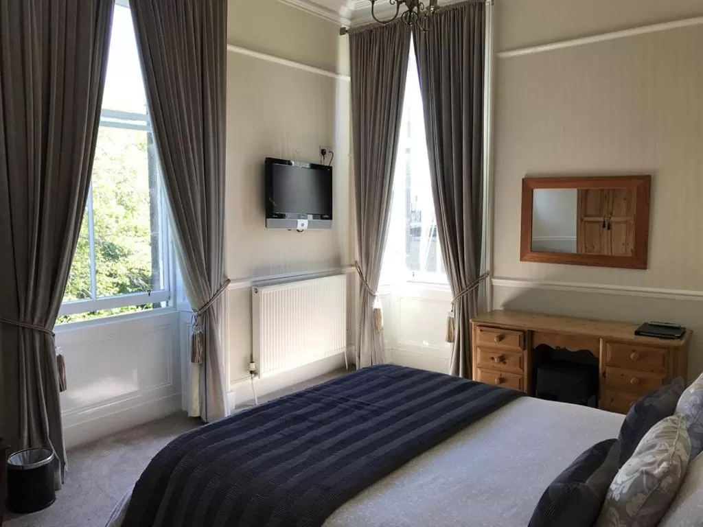 Bedroom, Bed in Alba House Hotel