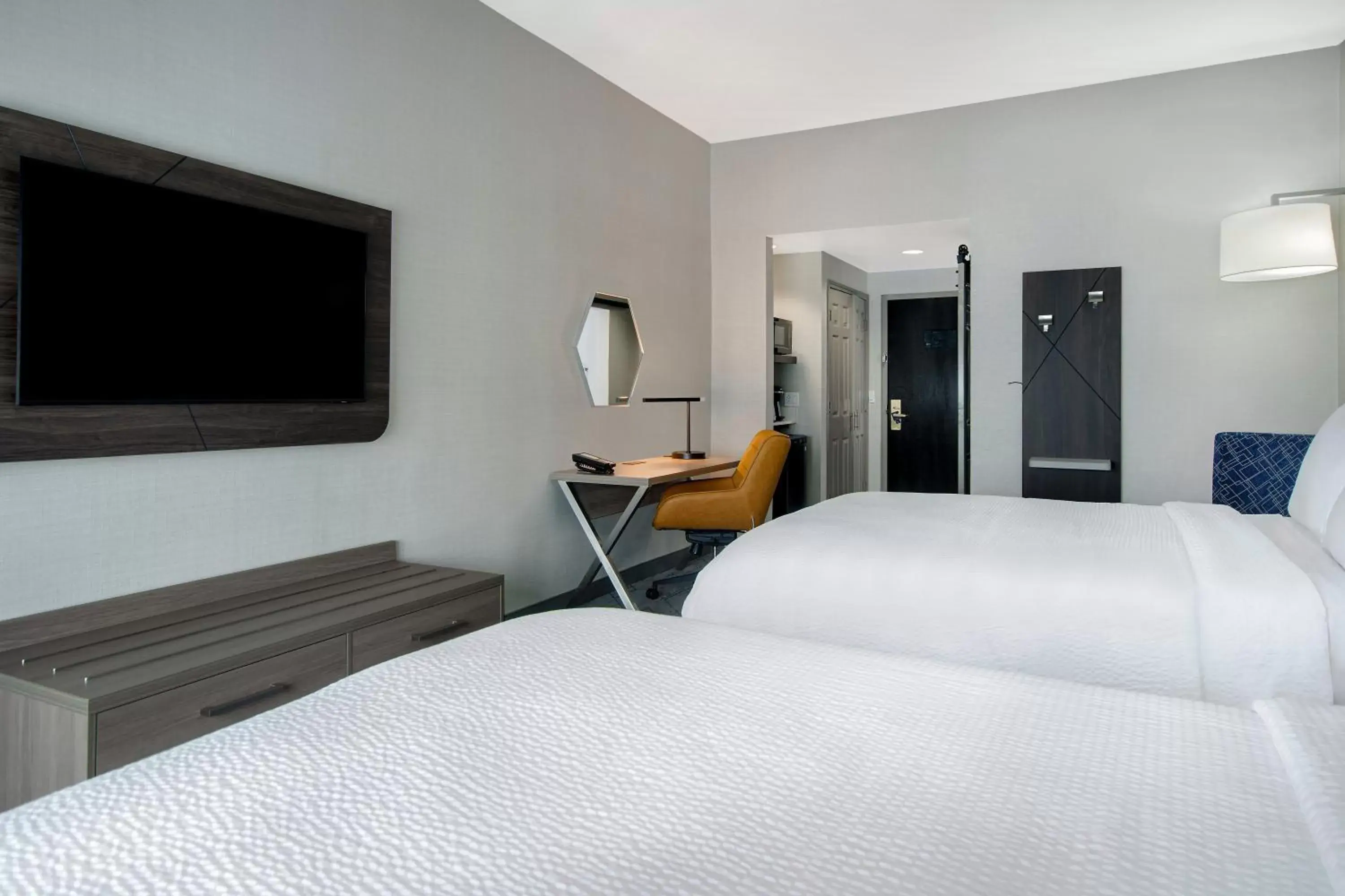 Guests, Bed in Holiday Inn Express Marietta - Atlanta Northwest, an IHG Hotel