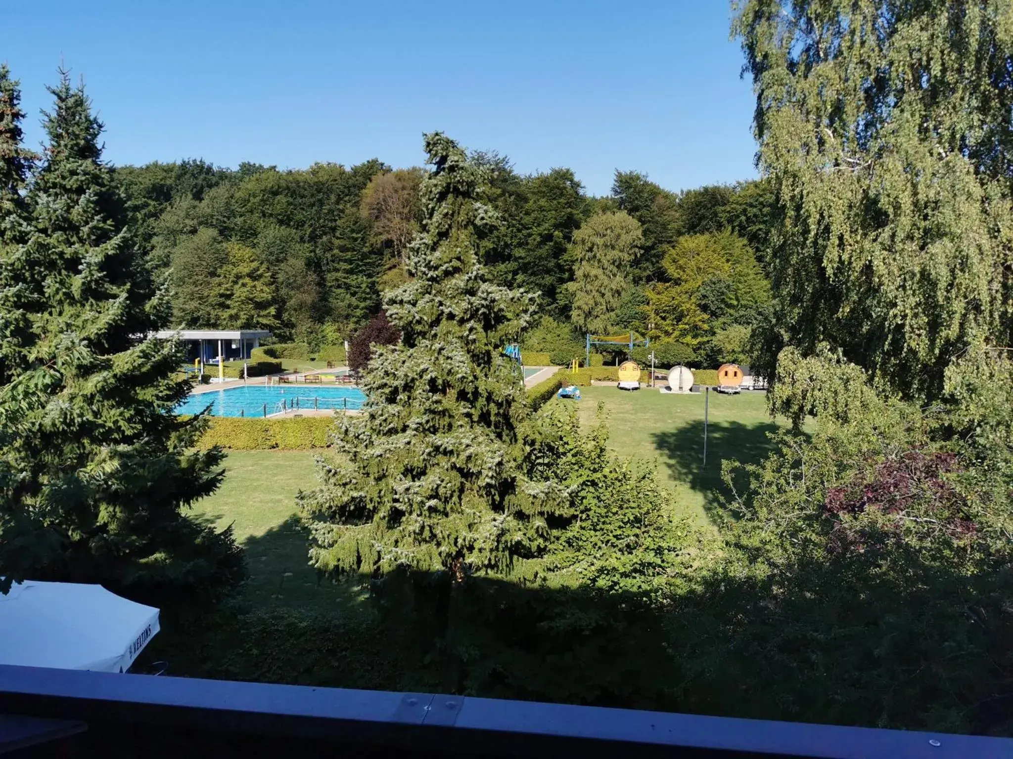 Neighbourhood, Pool View in Landhaus Sundern