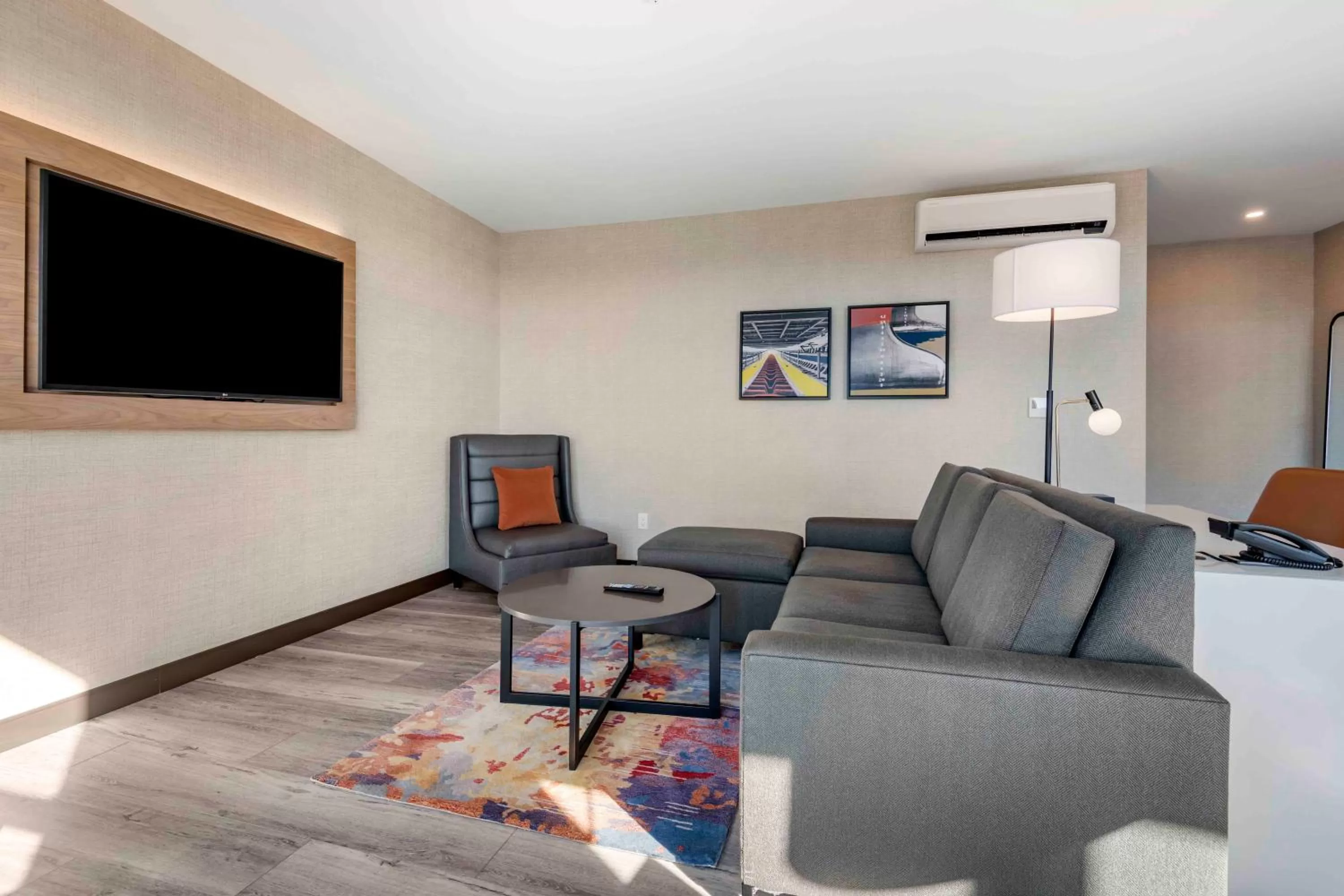 TV and multimedia in Cambria Hotel Portland Downtown Old Port